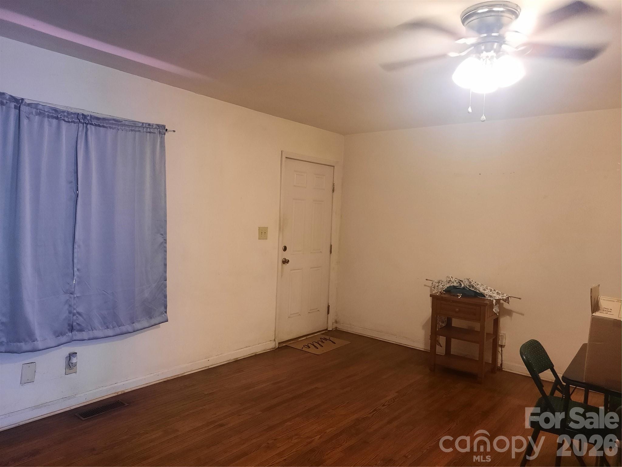 534 W 28th Street Property Photo 5