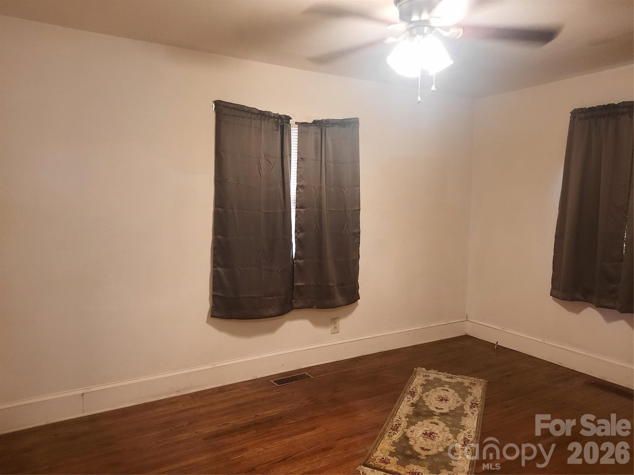 534 W 28th Street Property Photo 9