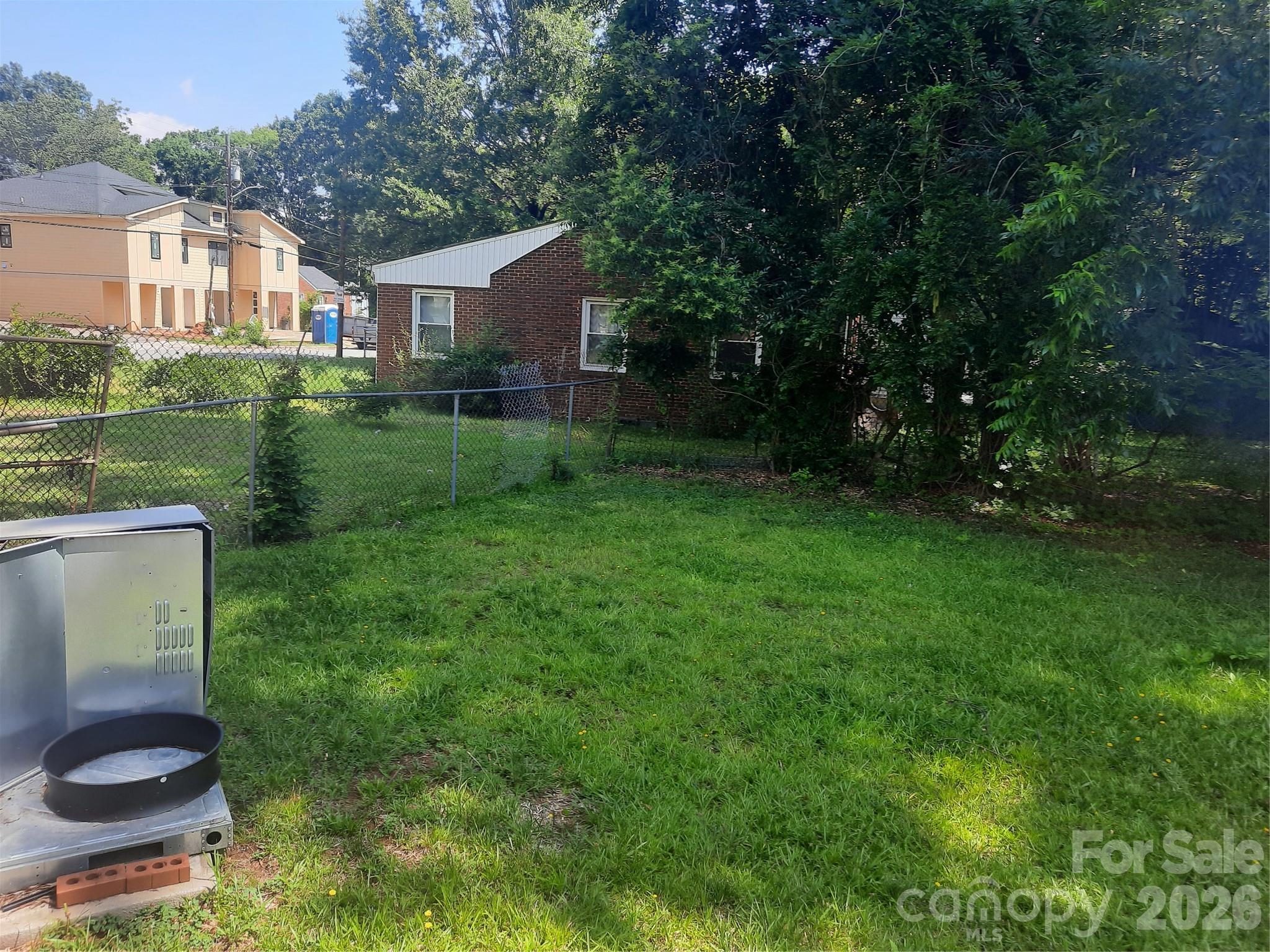 534 W 28th Street Property Photo 17
