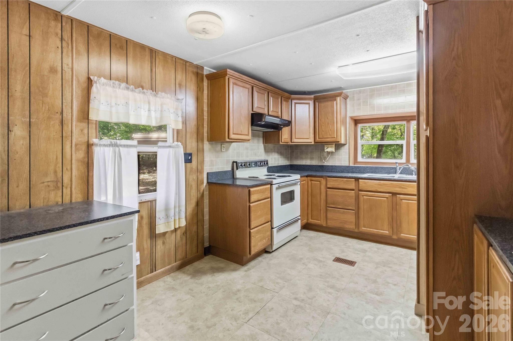 2228 Lannie Lane Property Photo 10