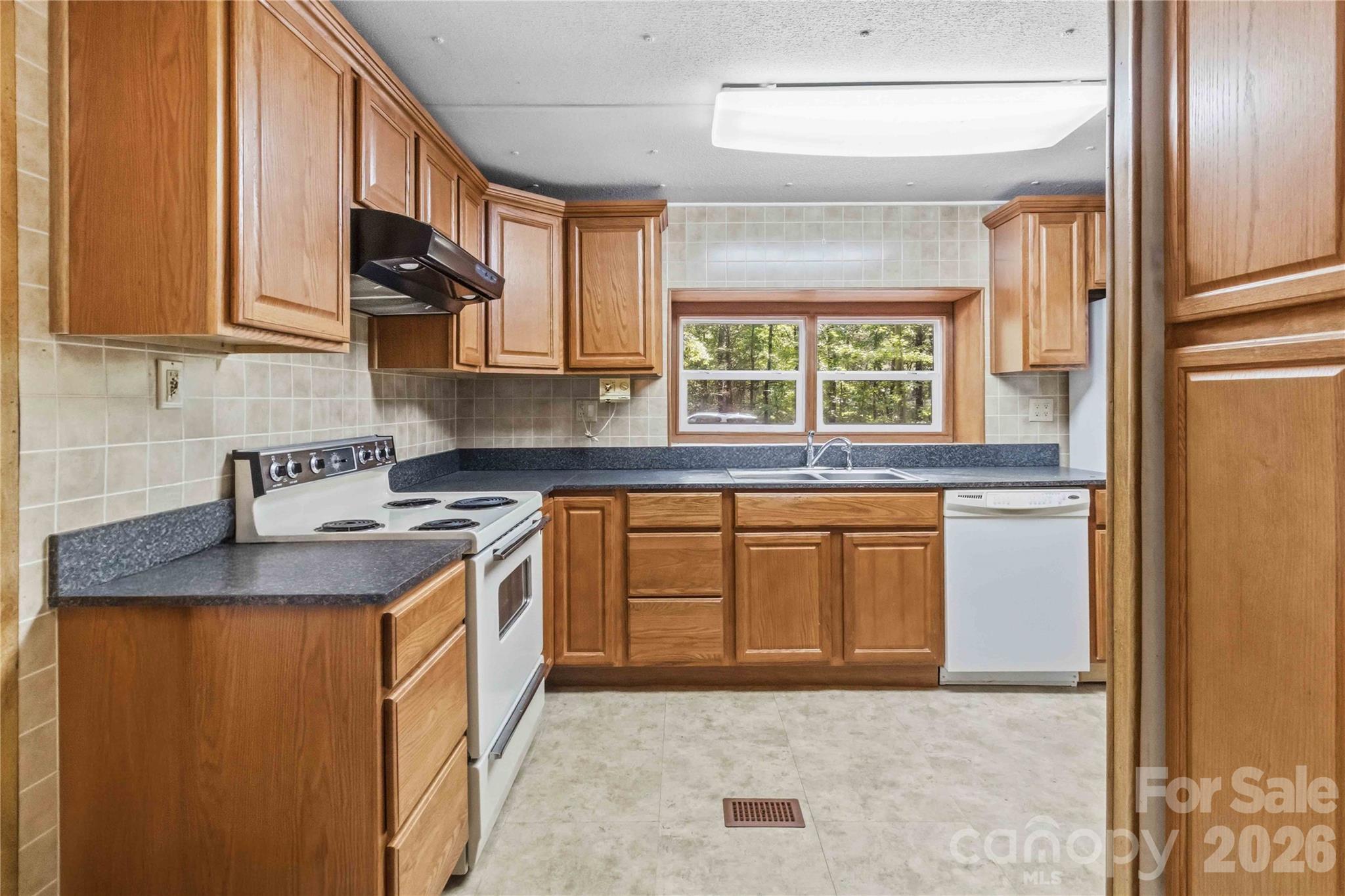 2228 Lannie Lane Property Photo 11