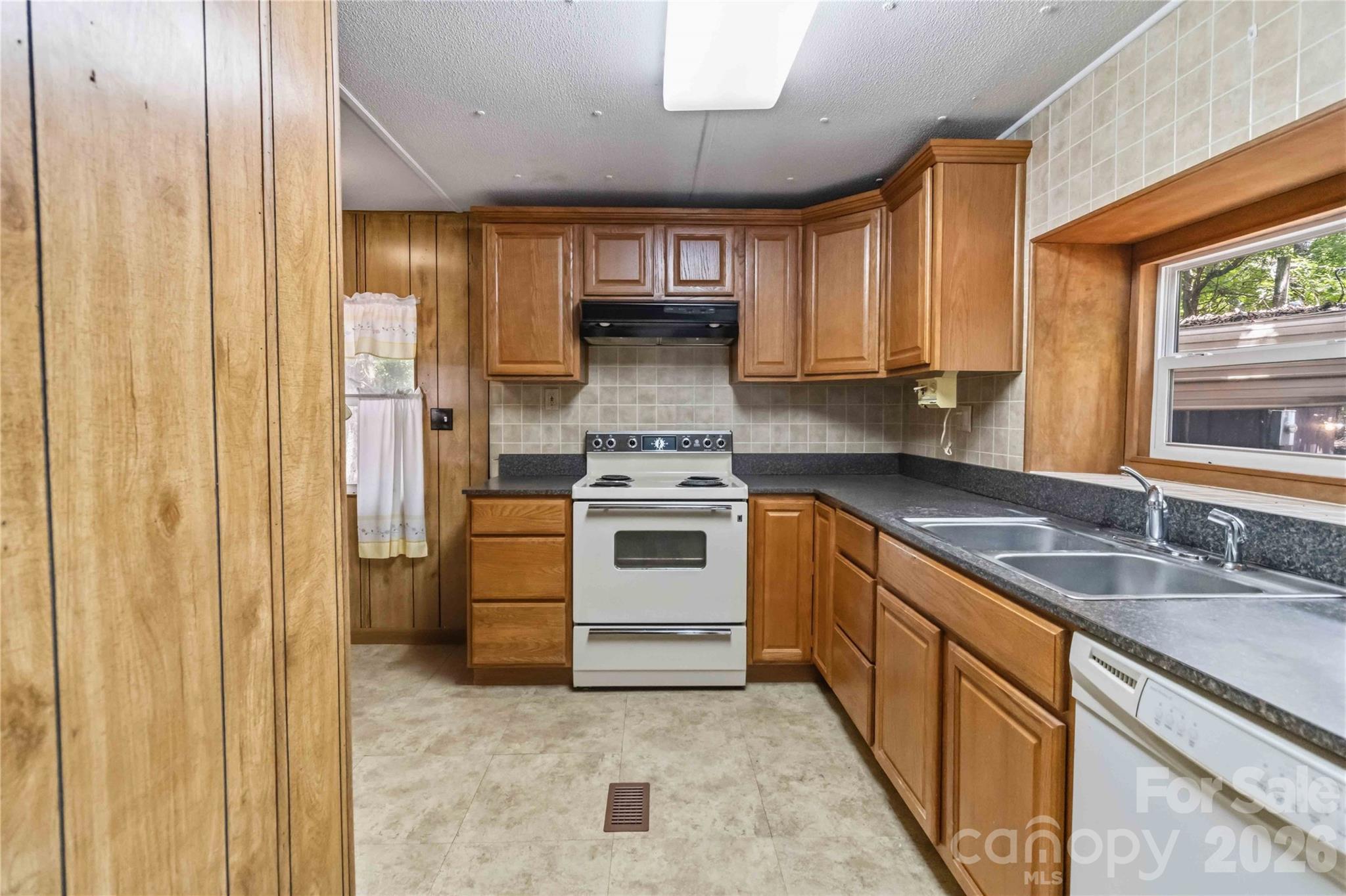 2228 Lannie Lane Property Photo 12