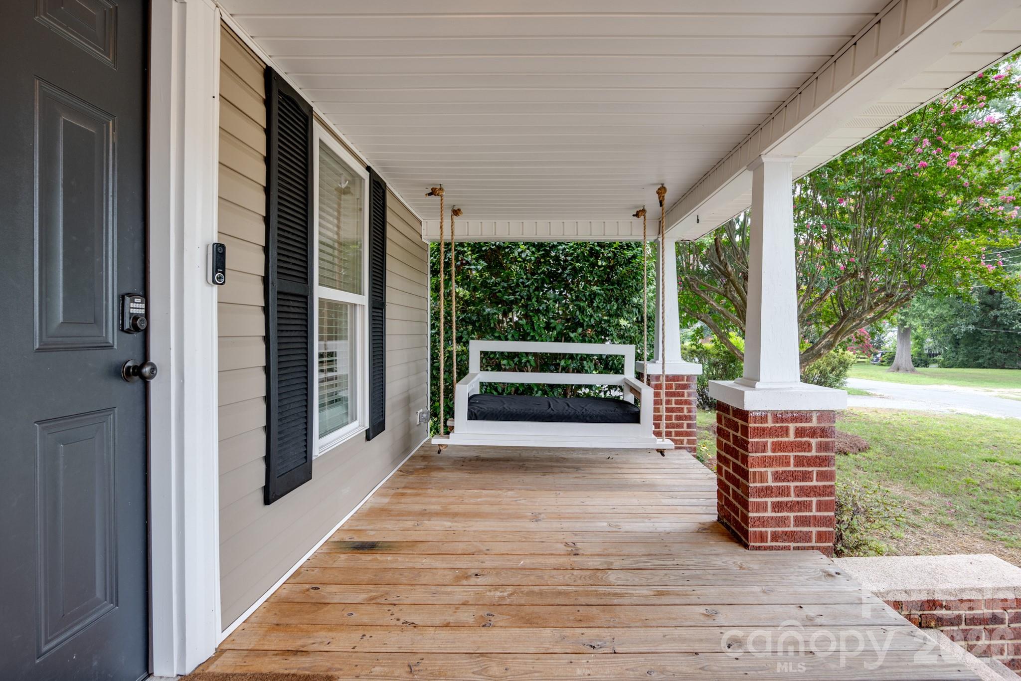 1103 Mable Avenue Property Photo 4