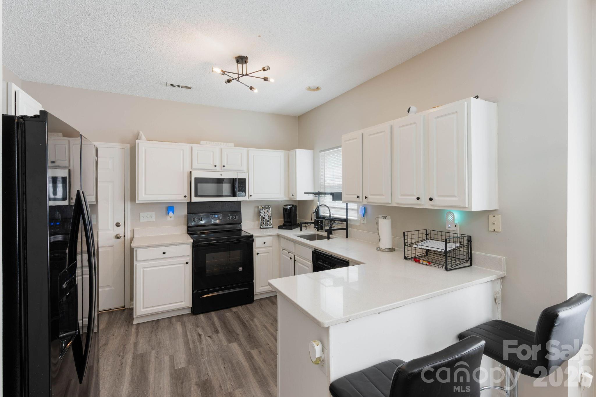 5782 Dove Point Drive Property Photo 3