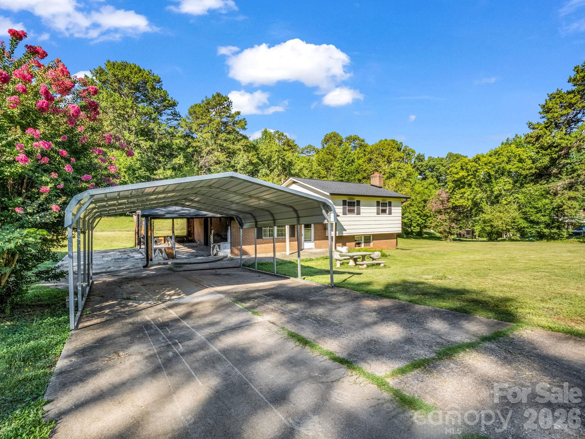 176 Michael Street Property Photo 4