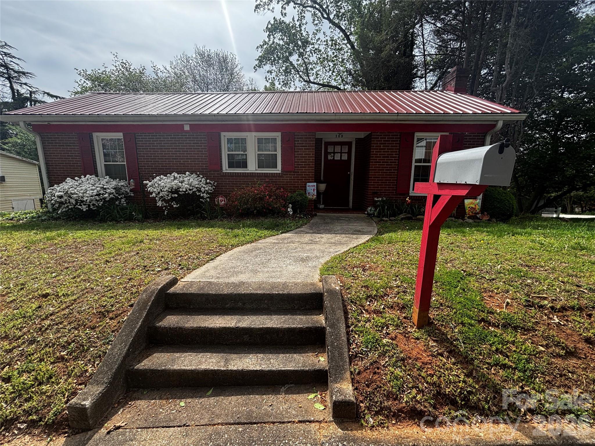103 Silver Creek Road Property Photo 1
