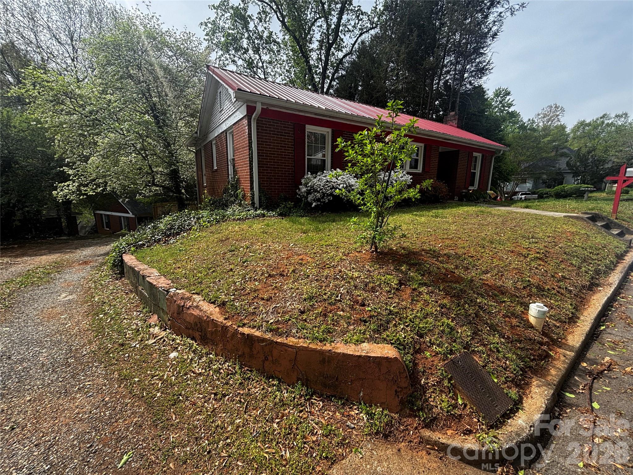 103 Silver Creek Road Property Photo 2