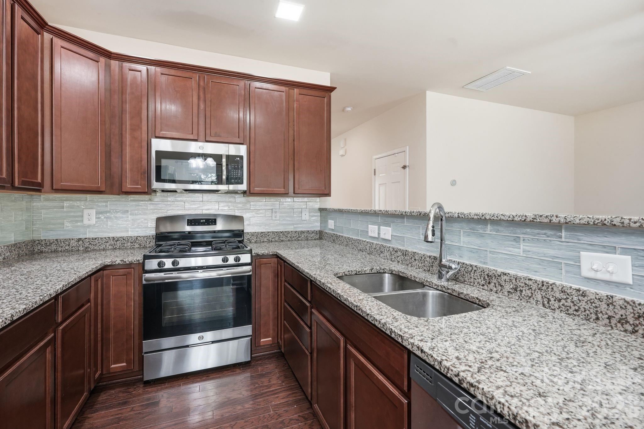 7323 Jane Parks Way Property Photo 23