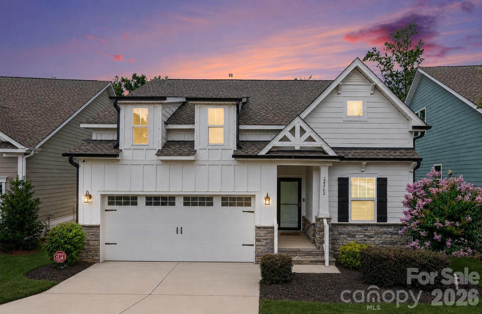 24562 Blue Heron Circle Property Photo 4