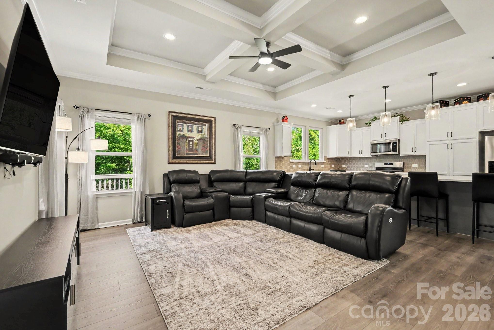 24562 Blue Heron Circle Property Photo 5