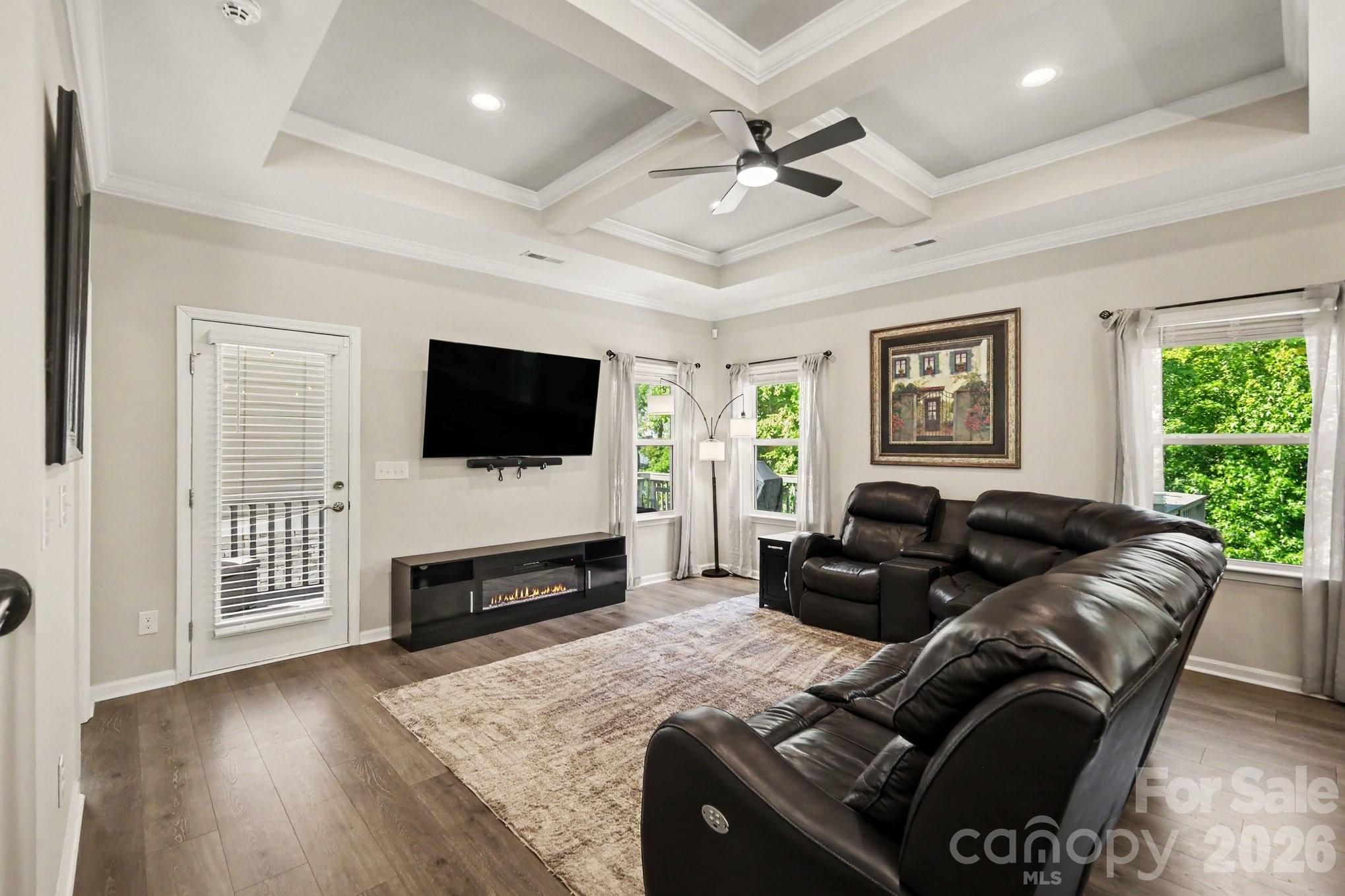 24562 Blue Heron Circle Property Photo 6