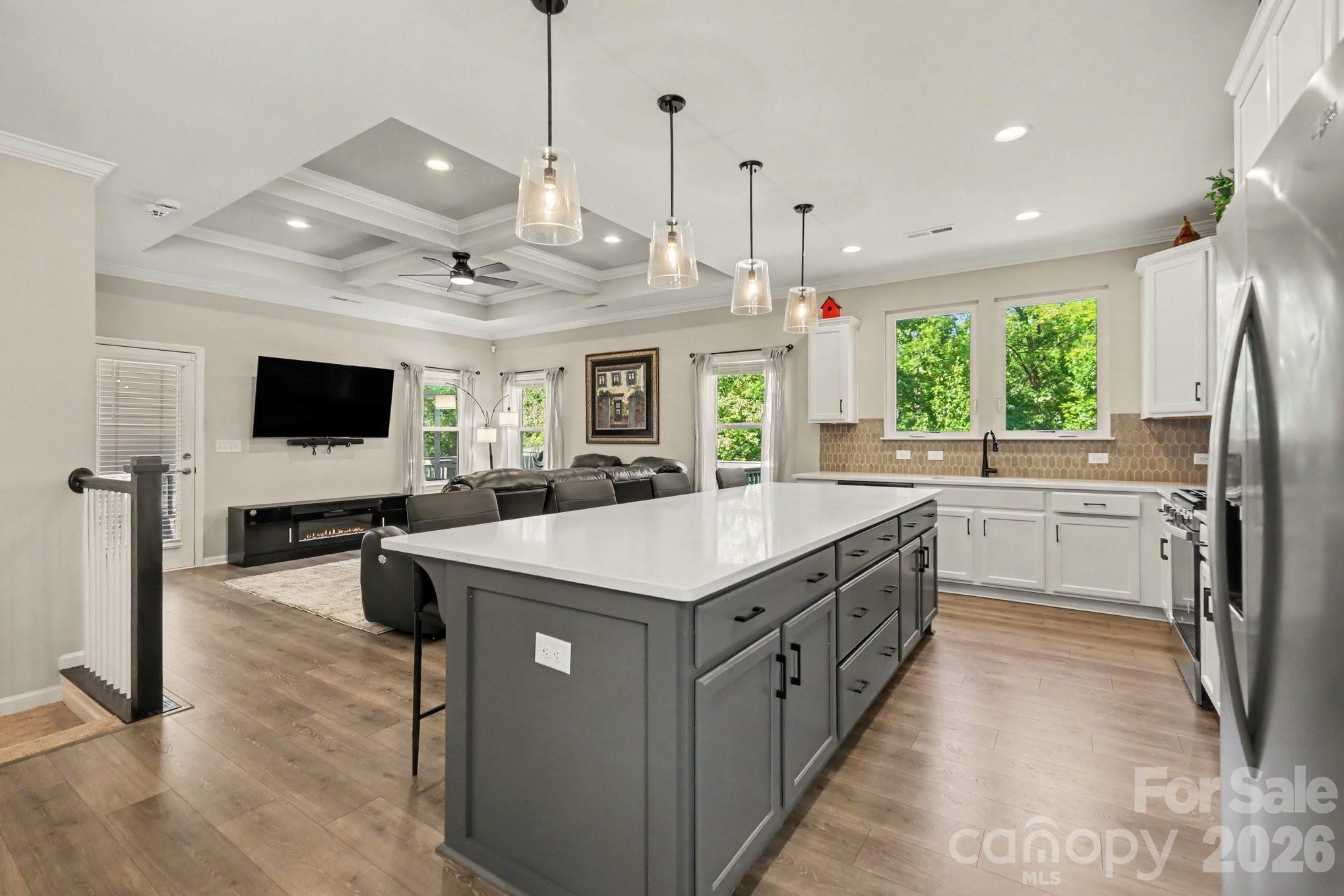 24562 Blue Heron Circle Property Photo 7