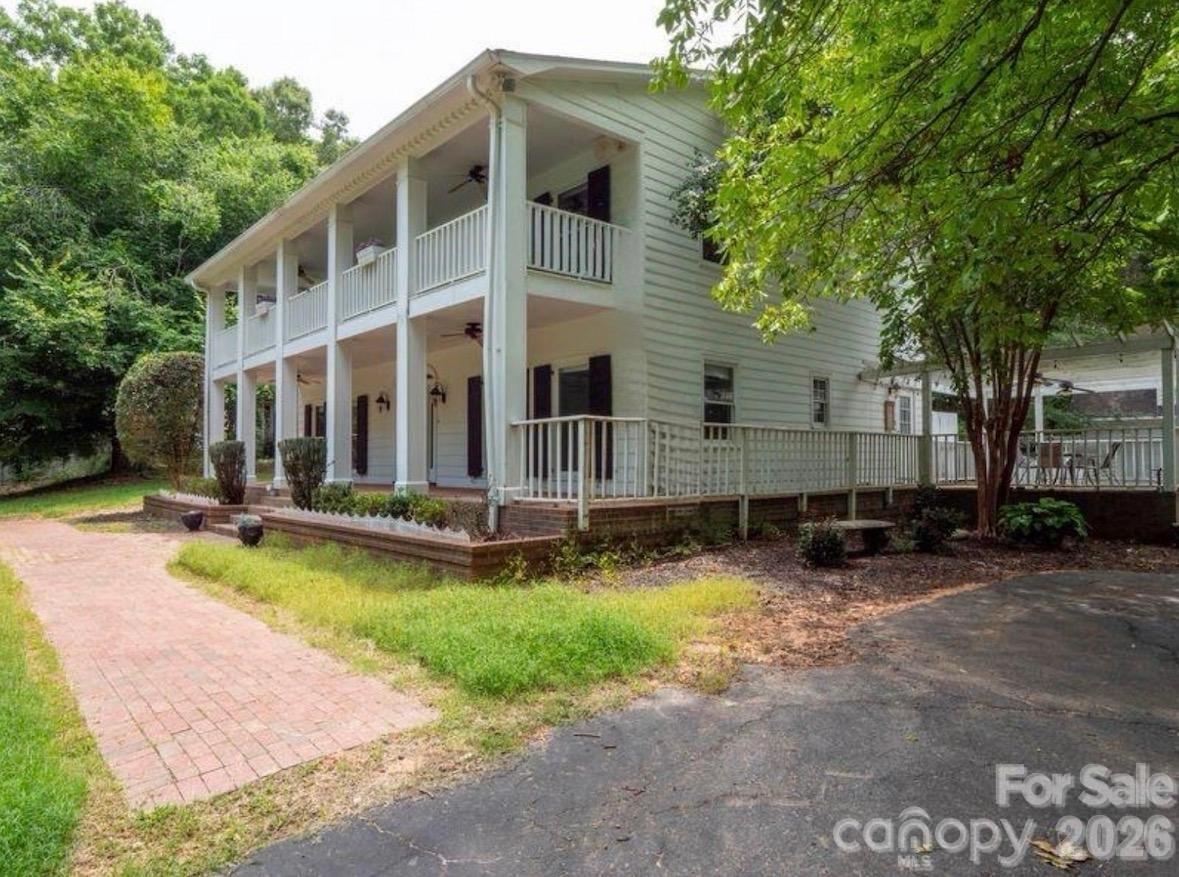 9124 S Providence Road Property Photo 5