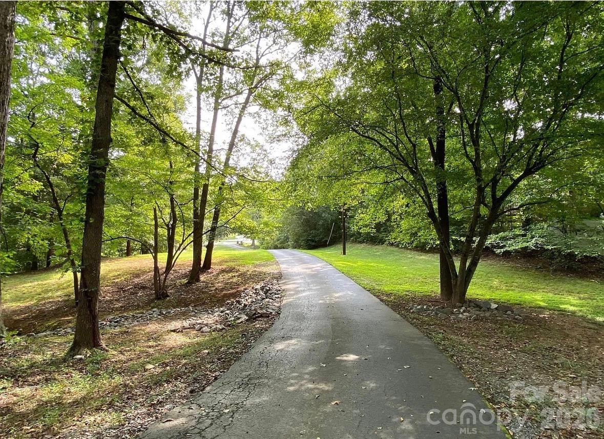 9124 S Providence Road Property Photo 7