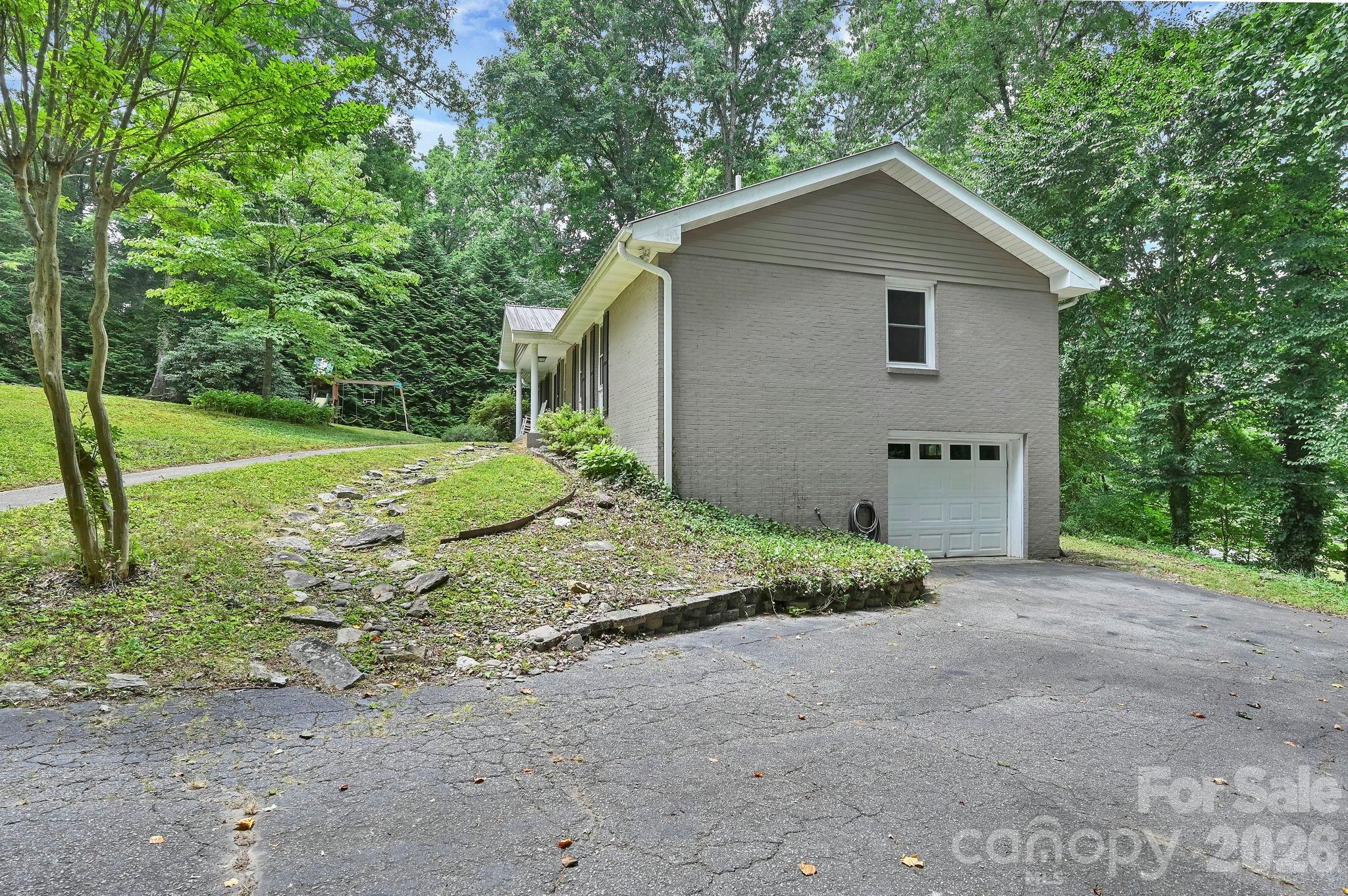 222 Timberlane Drive Property Photo 3