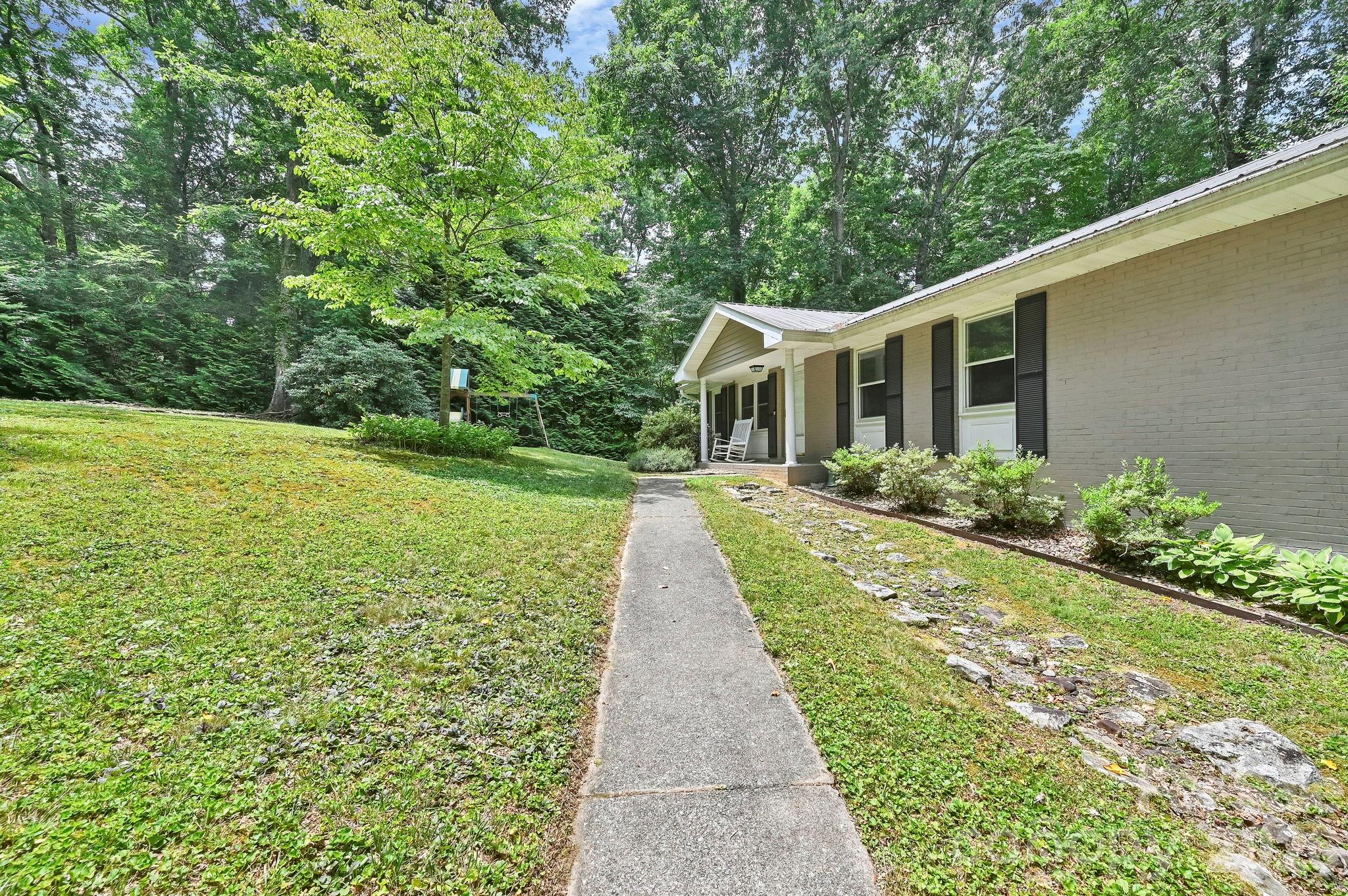 222 Timberlane Drive Property Photo 5