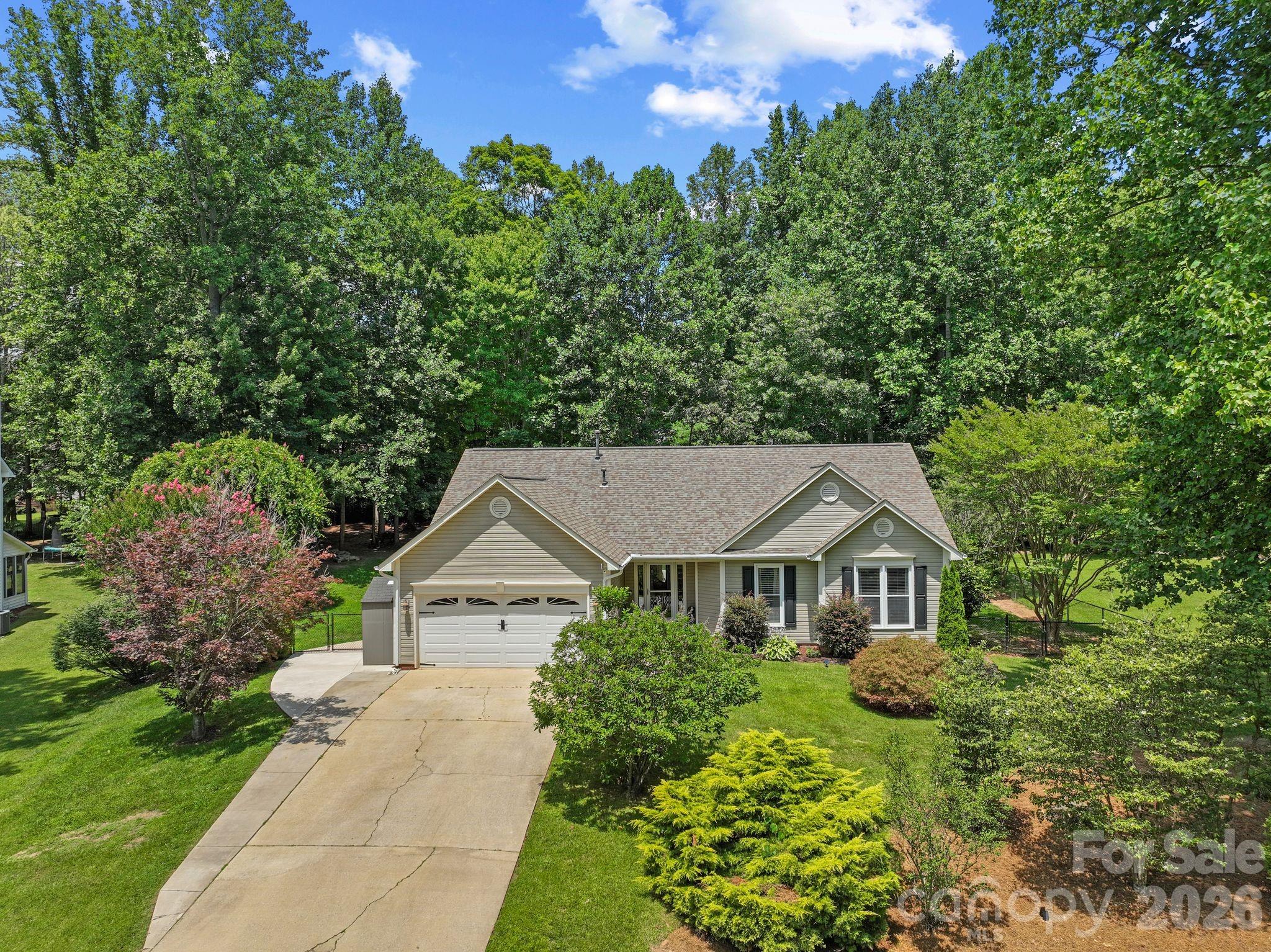 239 Windsor Forest Circle Property Photo 2