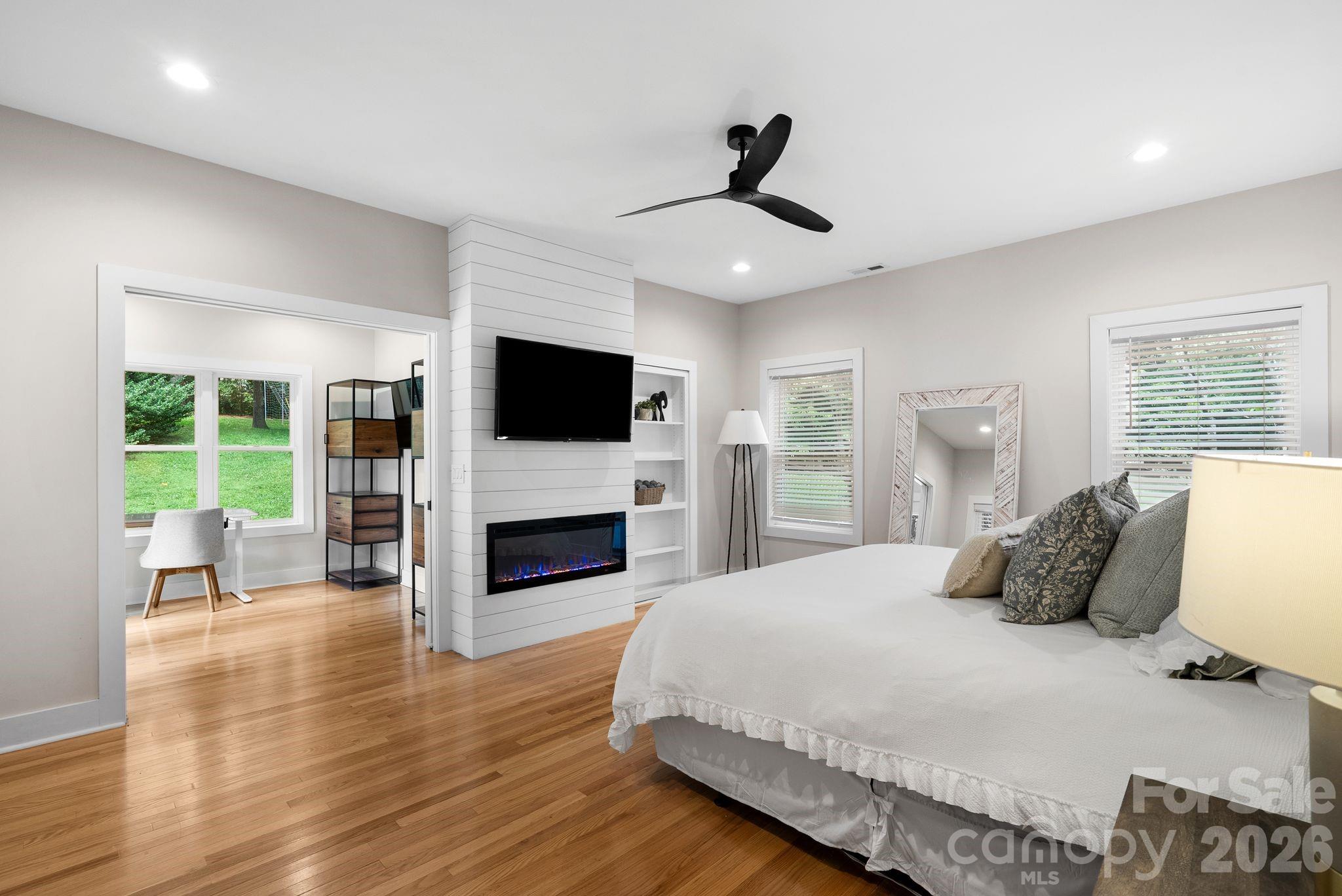 239 Windsor Forest Circle Property Photo 15