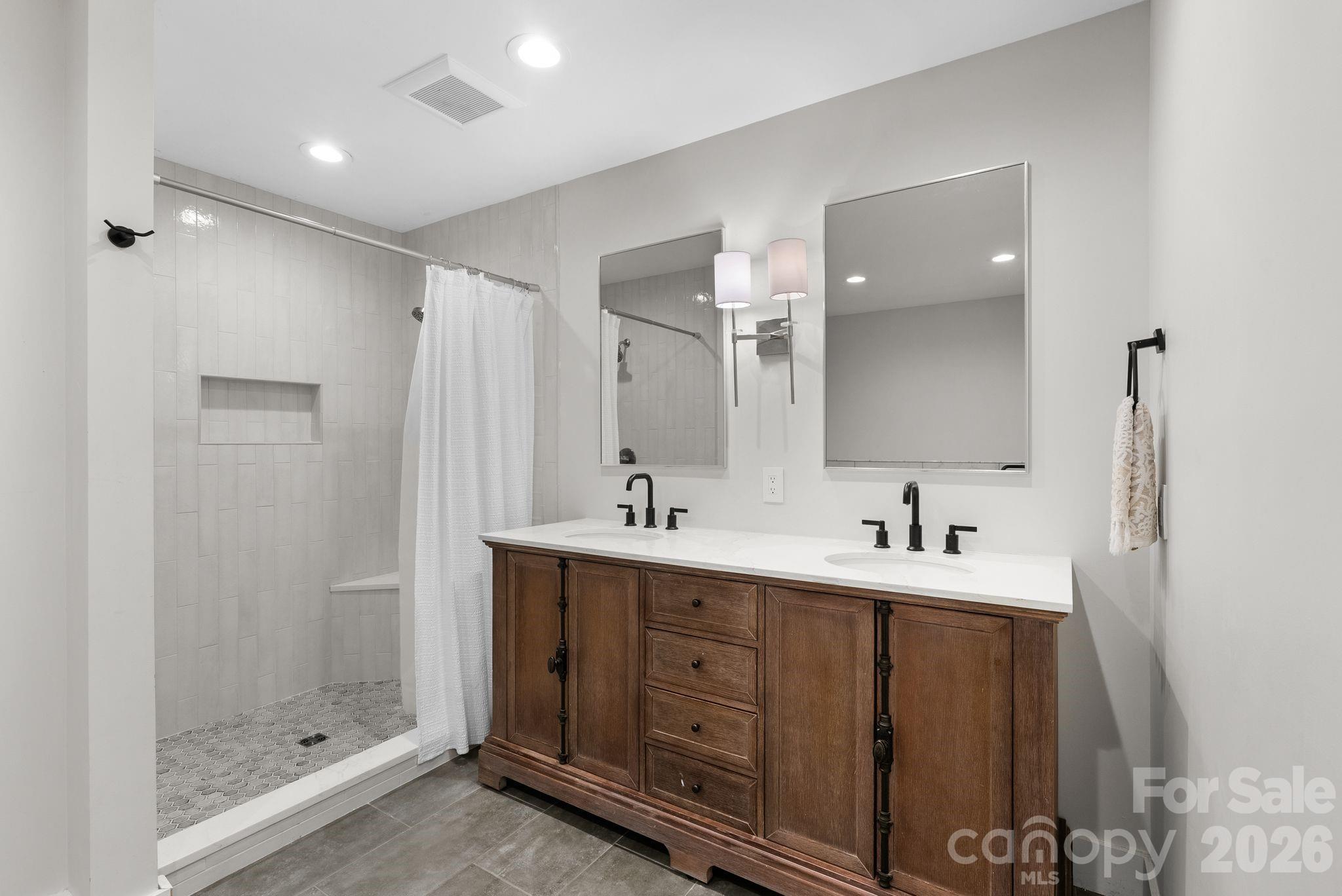 239 Windsor Forest Circle Property Photo 17