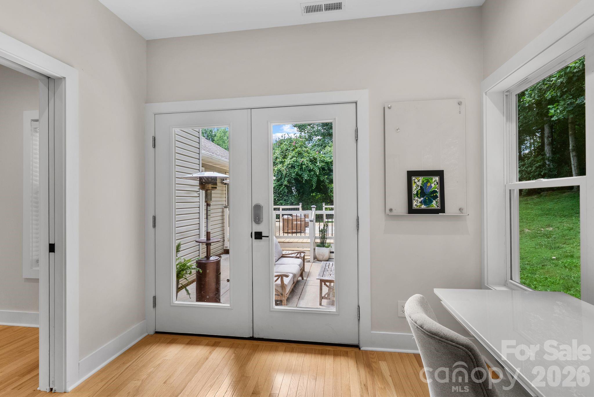 239 Windsor Forest Circle Property Photo 19