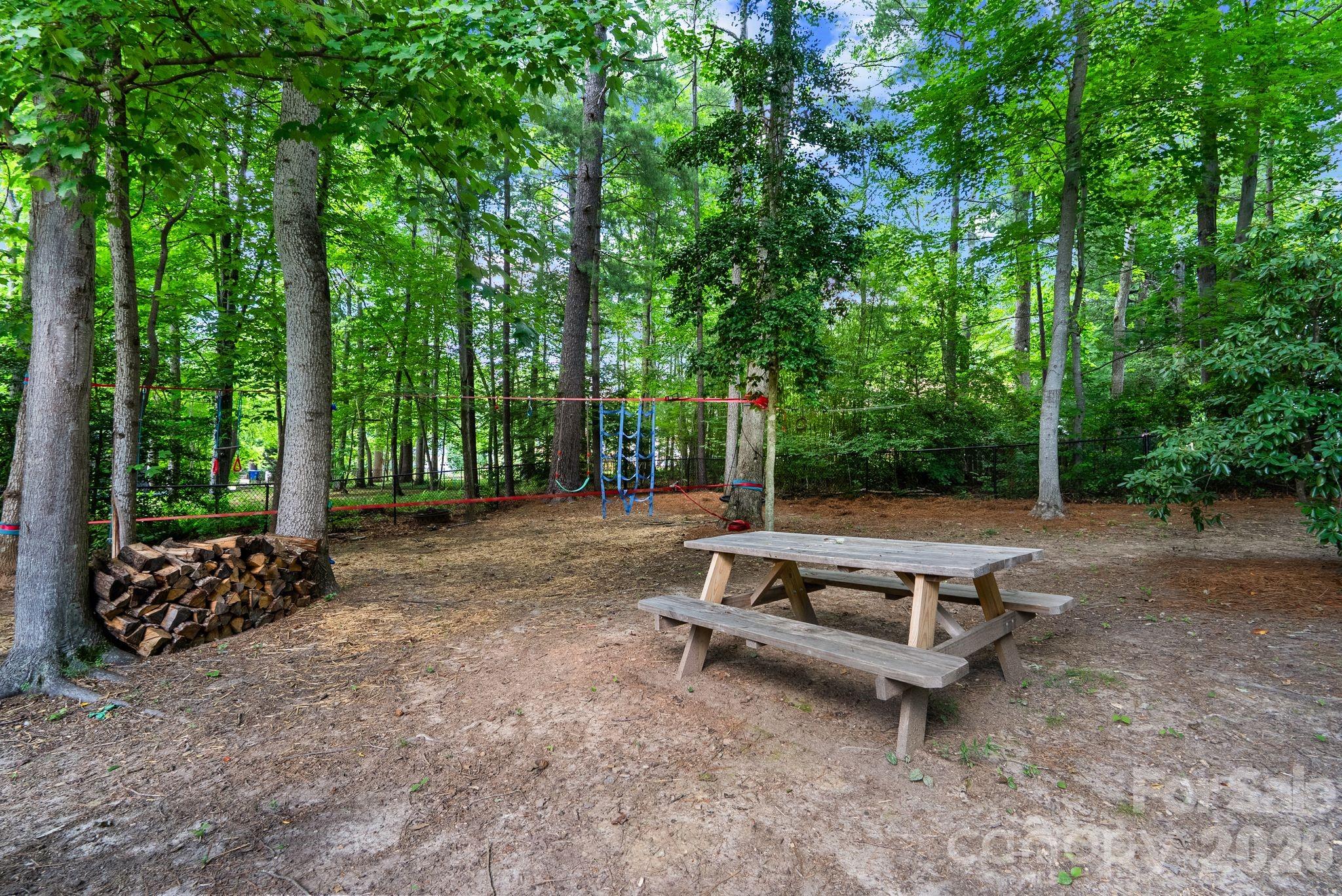 239 Windsor Forest Circle Property Photo 23