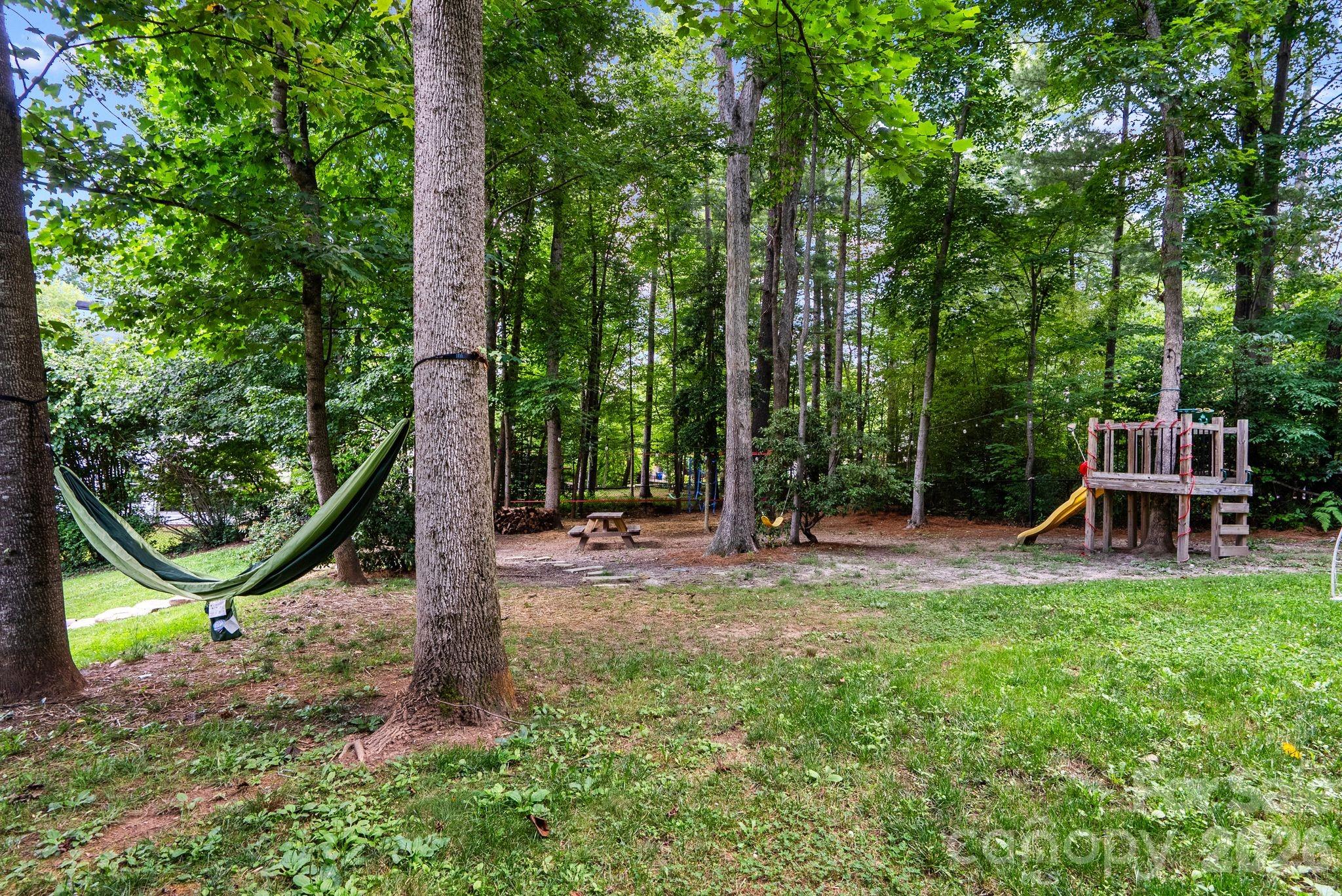 239 Windsor Forest Circle Property Photo 26