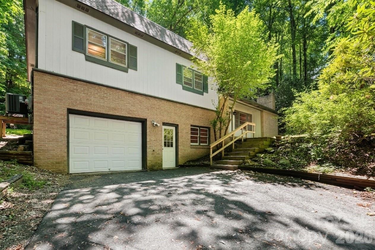 121 Horseshoe Drive Property Photo 1