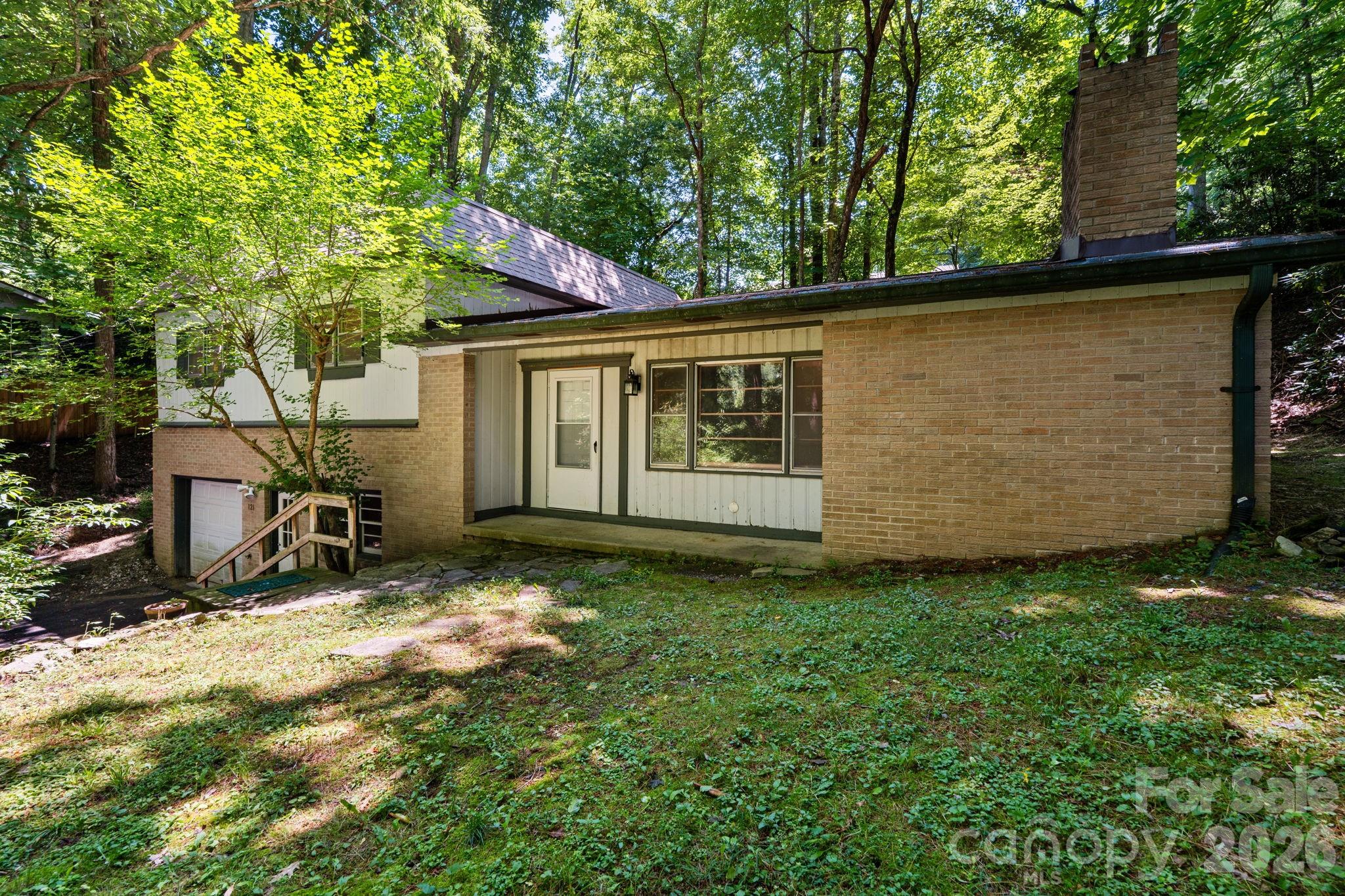121 Horseshoe Drive Property Photo 3