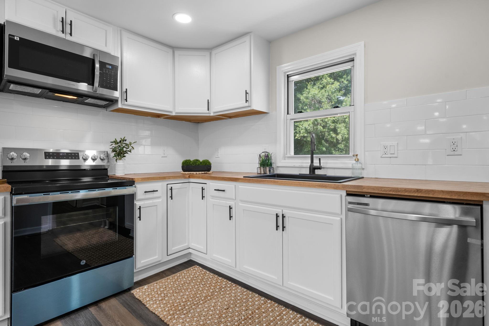 3028 Morganton Boulevard Property Photo 2