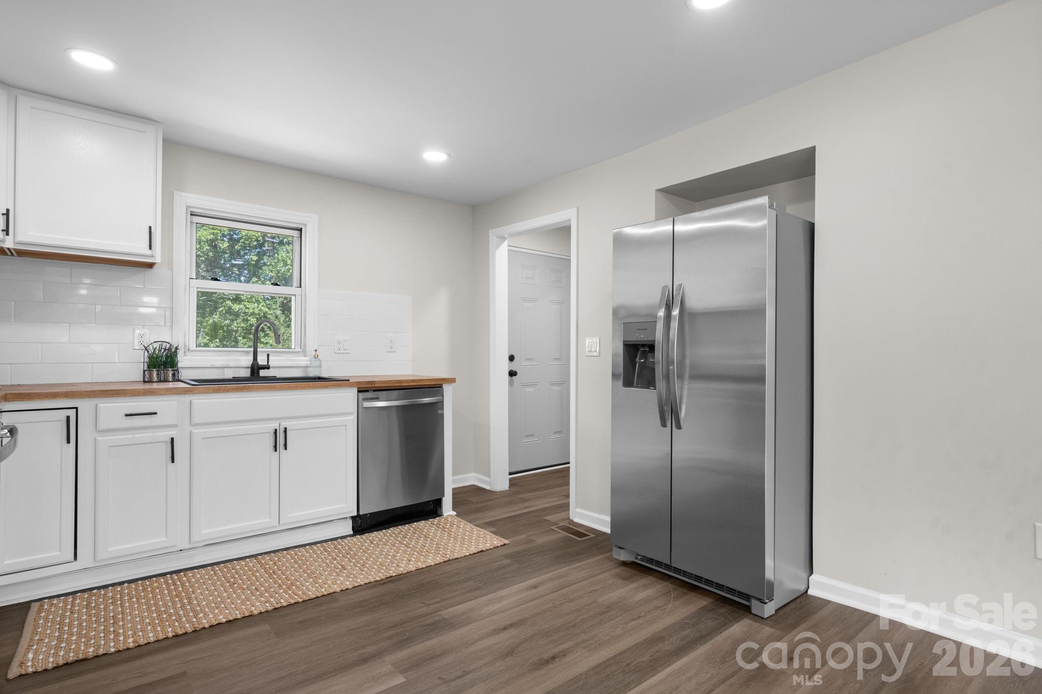 3028 Morganton Boulevard Property Photo 4