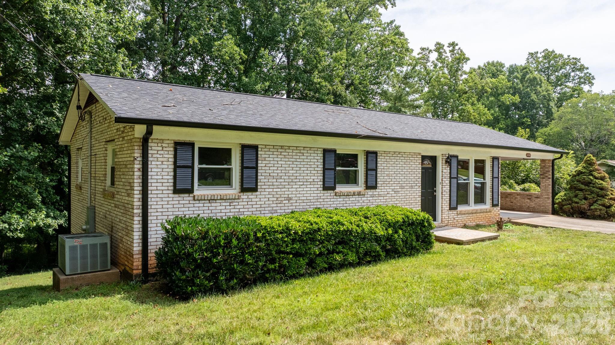 2428 Cedar Valley Drive Property Photo 1