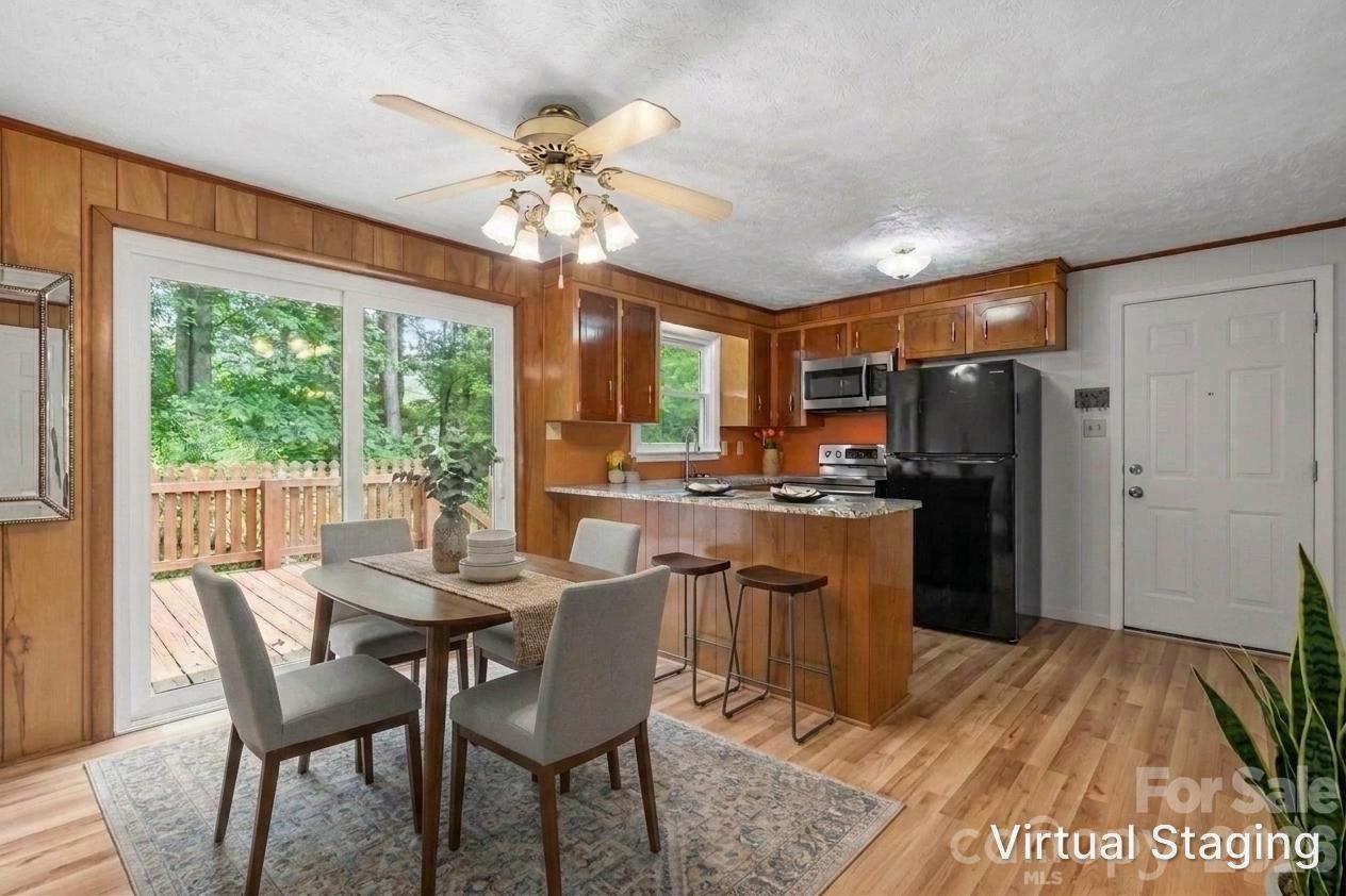 2428 Cedar Valley Drive Property Photo 5
