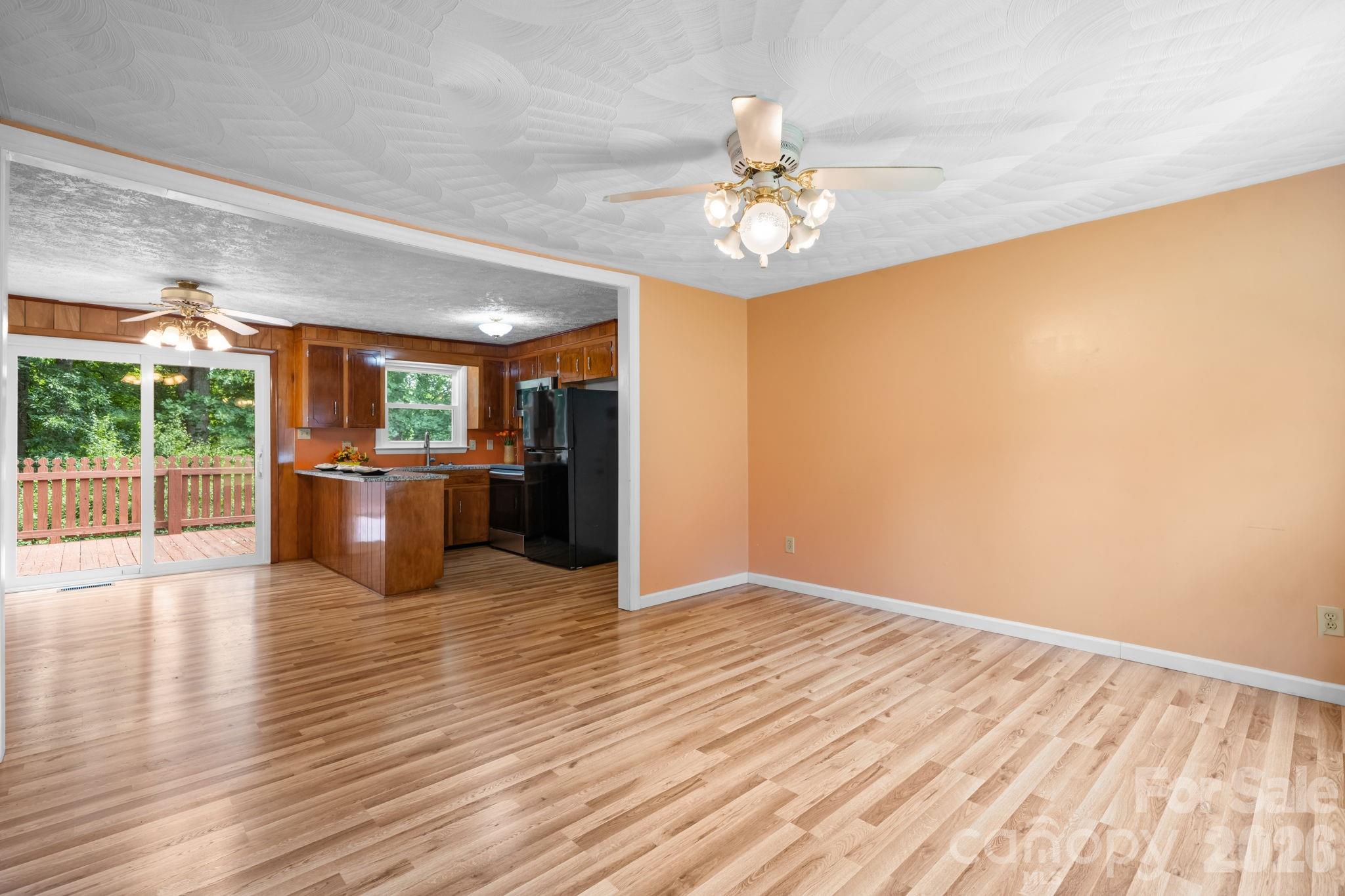 2428 Cedar Valley Drive Property Photo 9