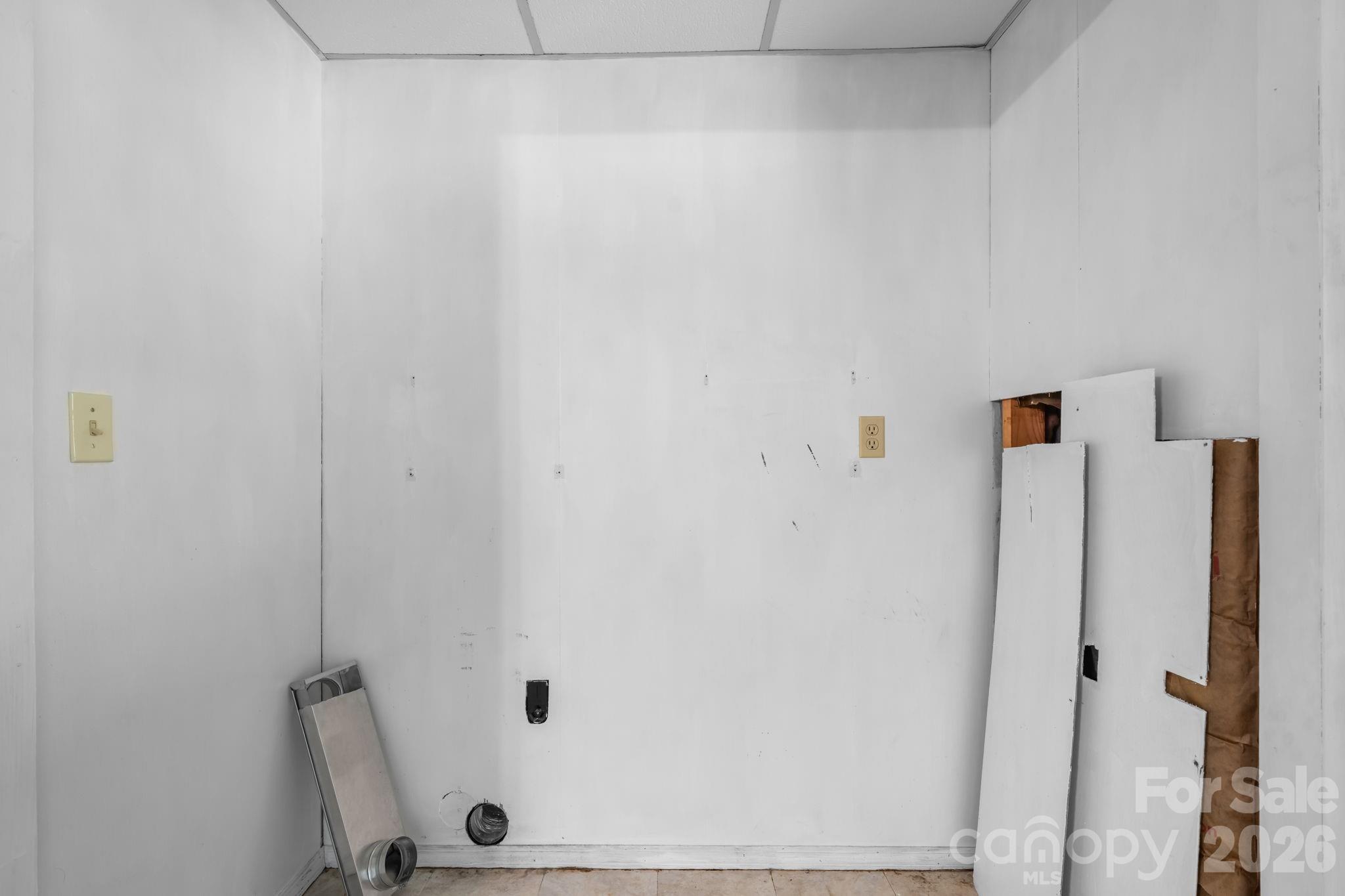 2428 Cedar Valley Drive Property Photo 24