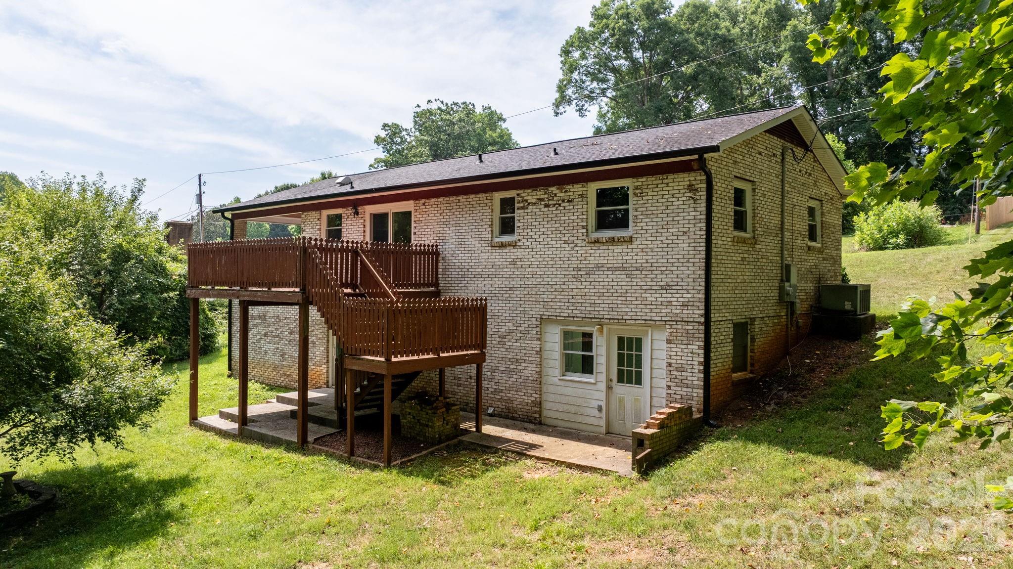 2428 Cedar Valley Drive Property Photo 37