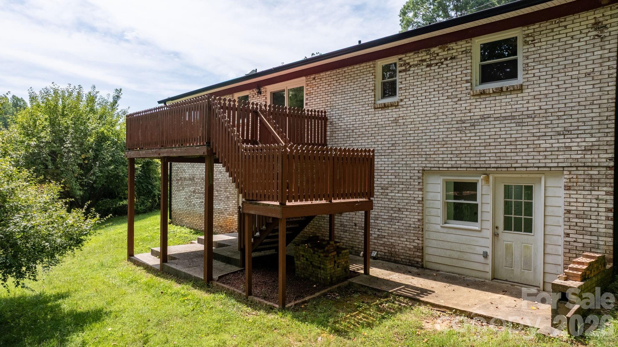 2428 Cedar Valley Drive Property Photo 38