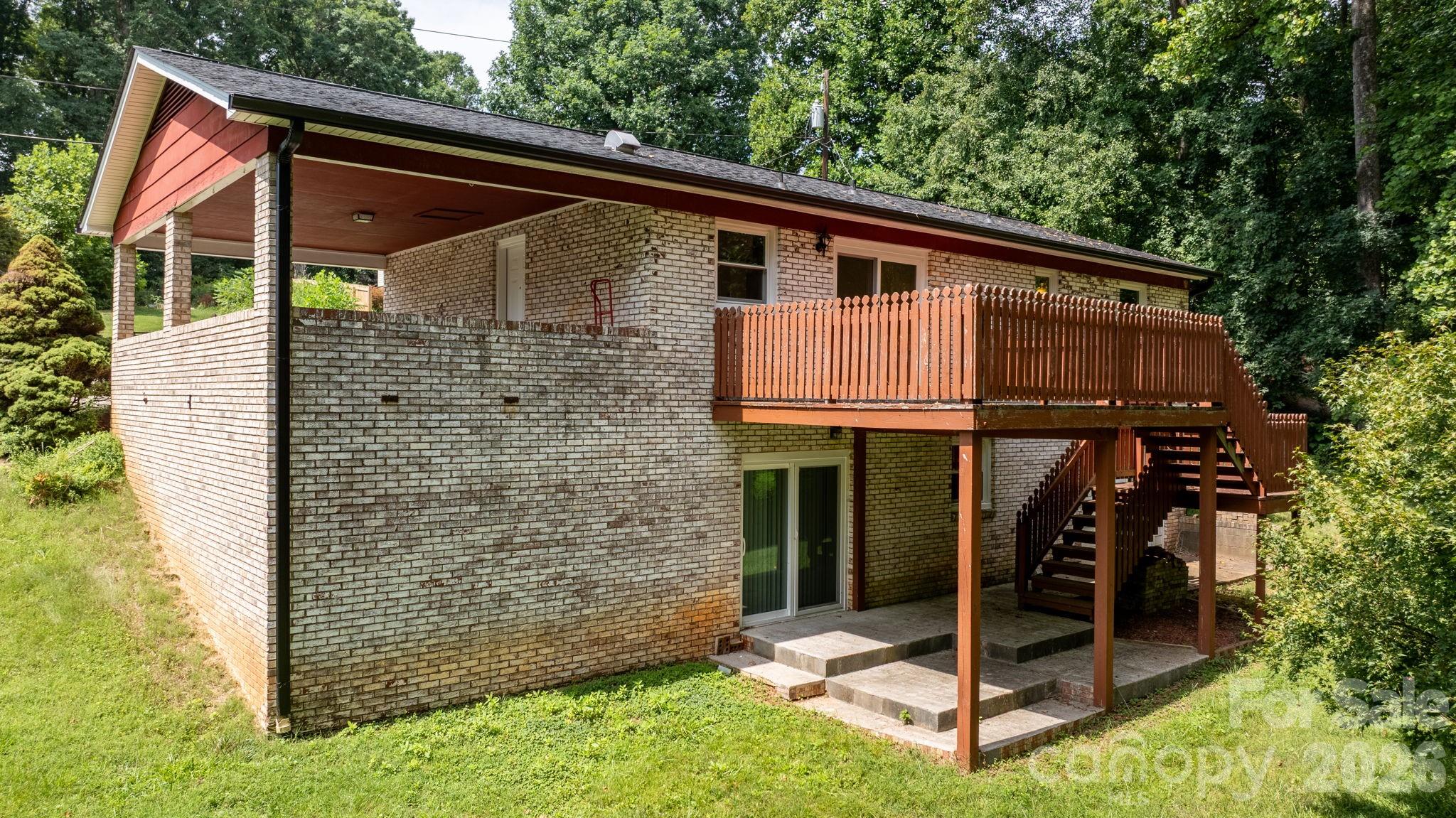 2428 Cedar Valley Drive Property Photo 40