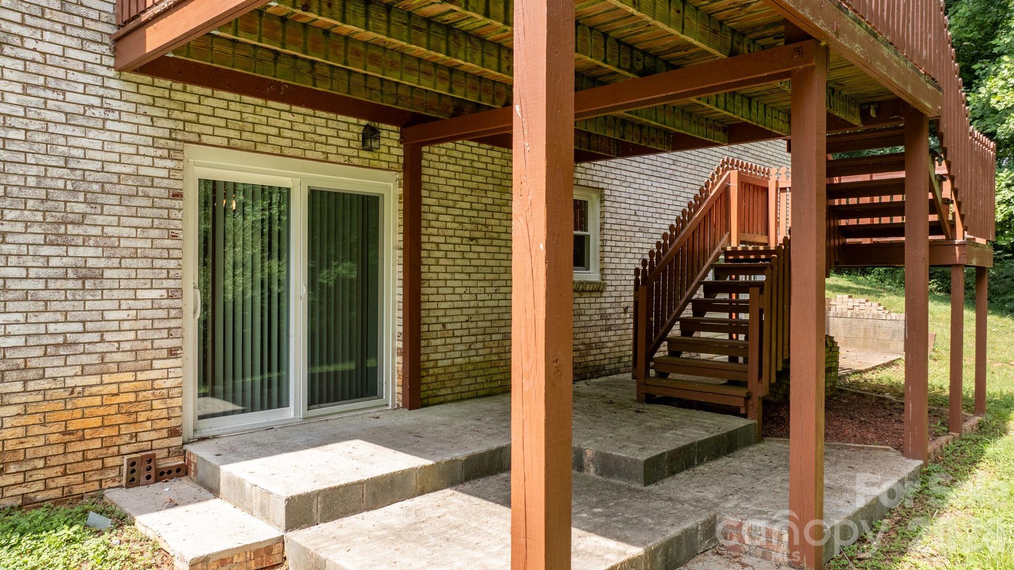 2428 Cedar Valley Drive Property Photo 41