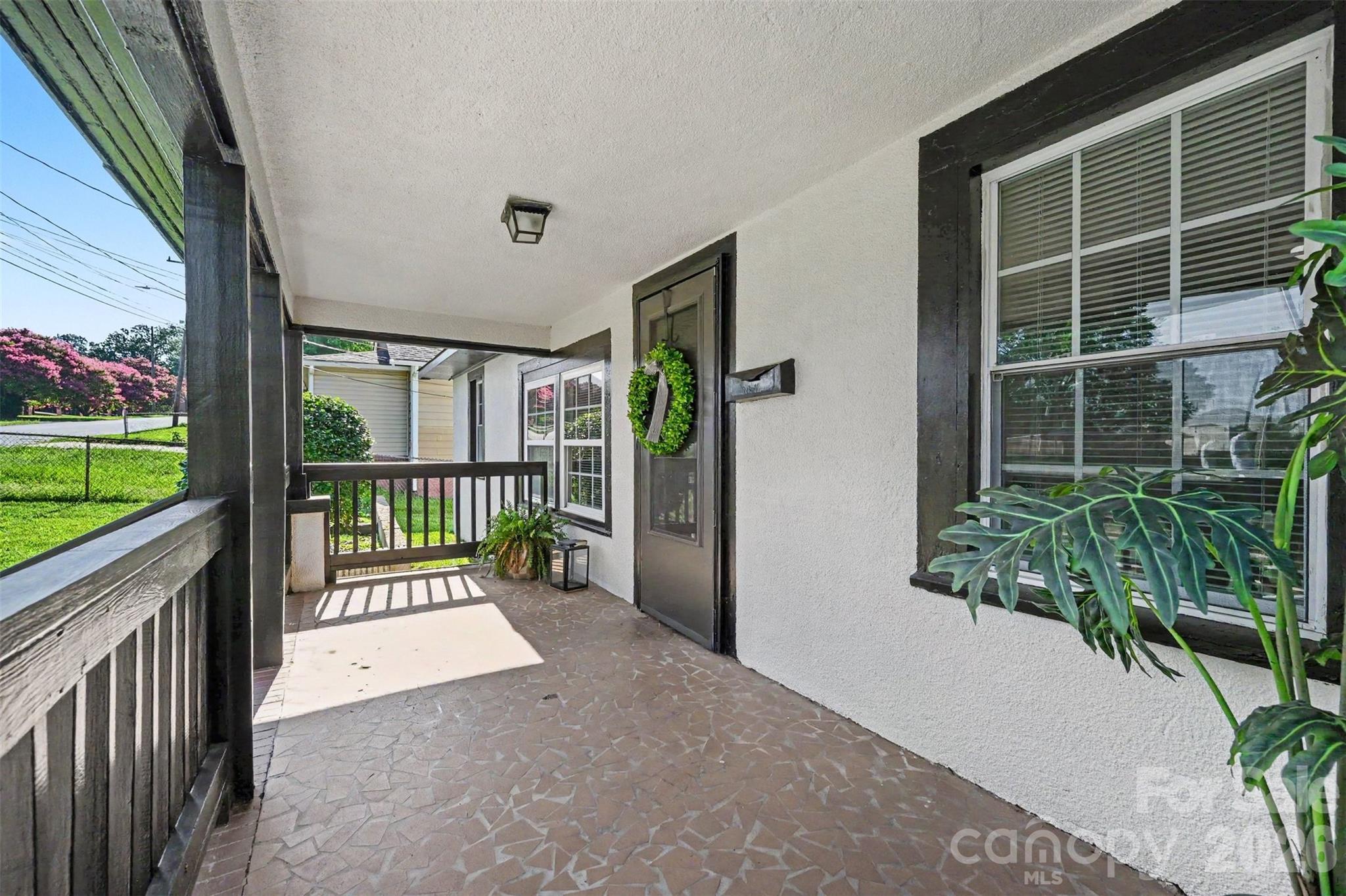 1309 Dearborn Avenue Property Photo 8