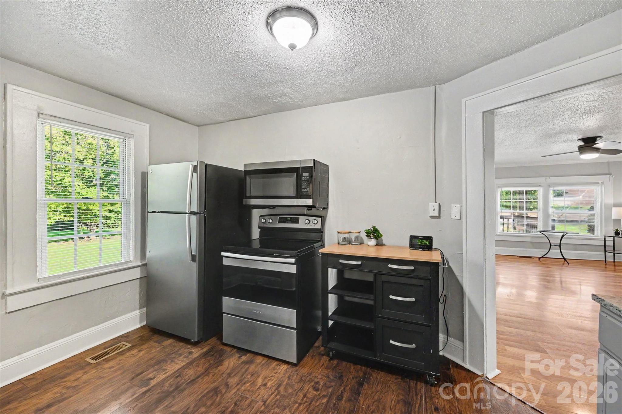 1309 Dearborn Avenue Property Photo 15