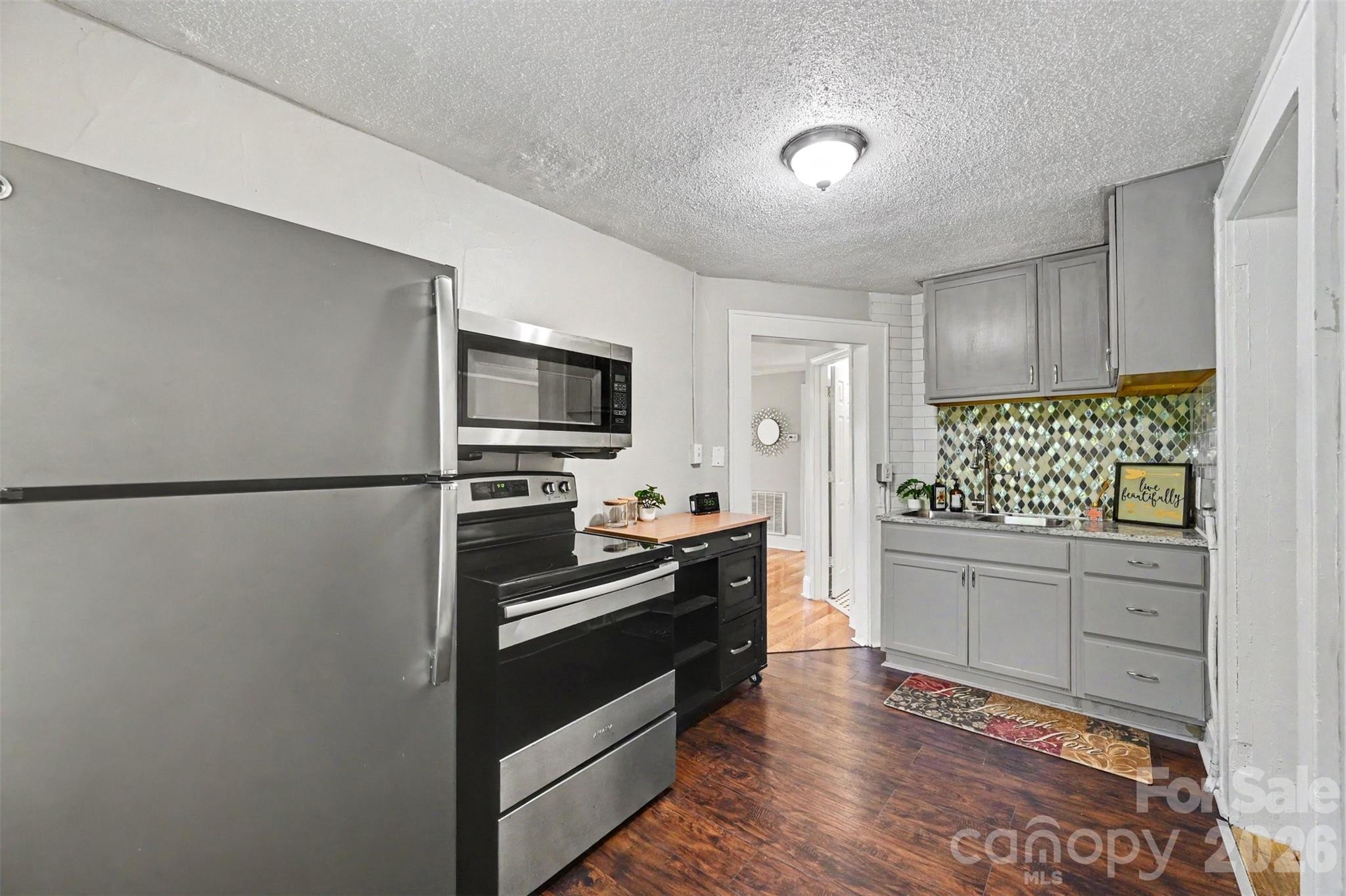 1309 Dearborn Avenue Property Photo 16