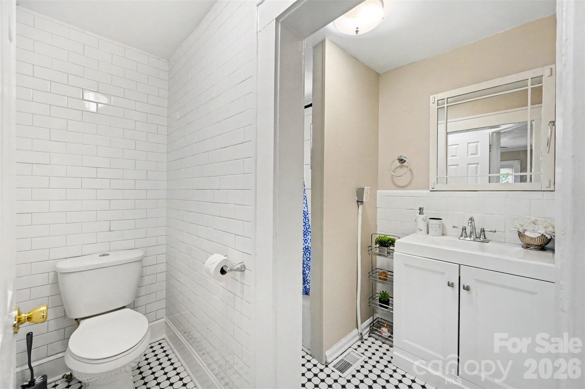 1309 Dearborn Avenue Property Photo 32