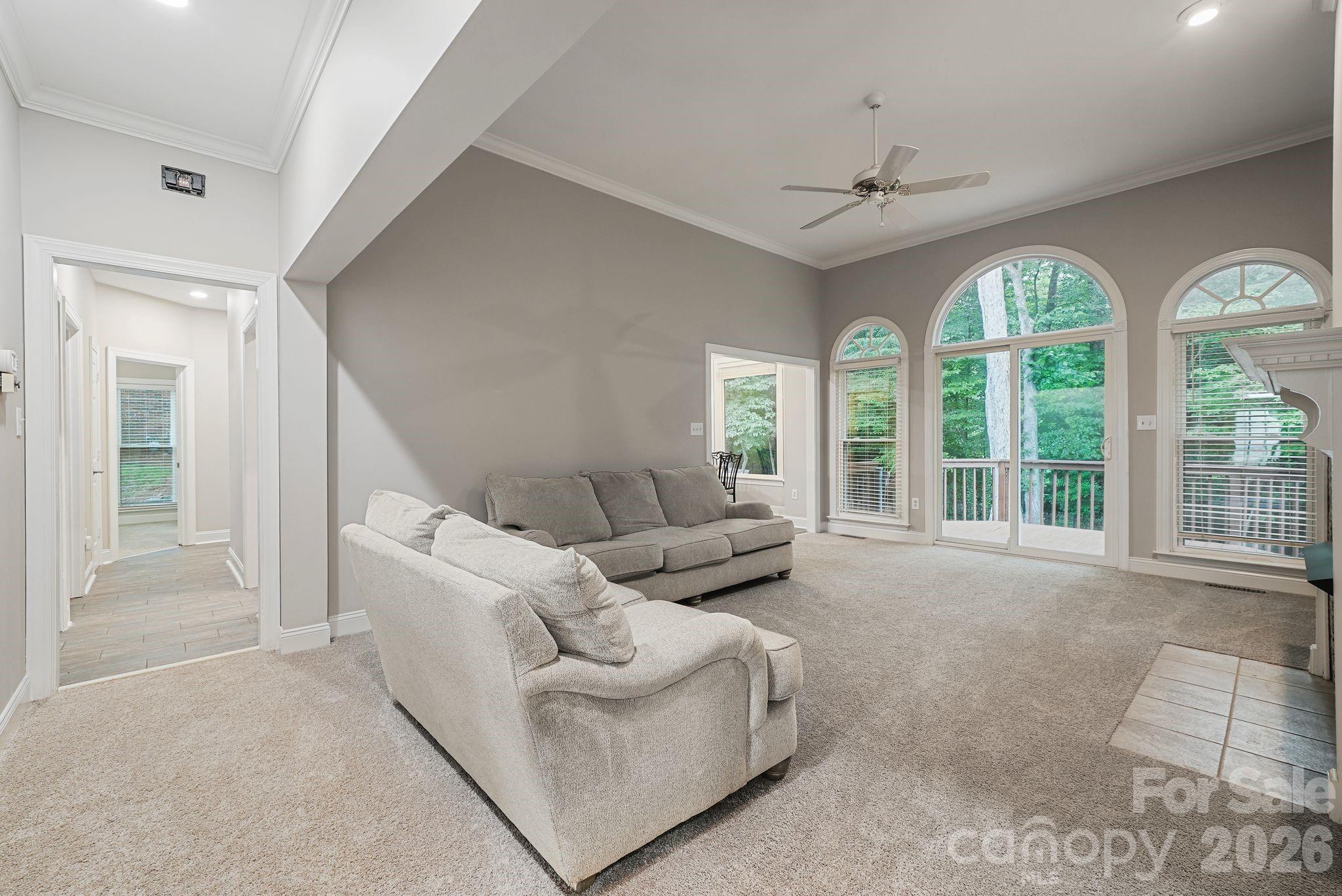 4437 Shannamara Drive Property Photo 6