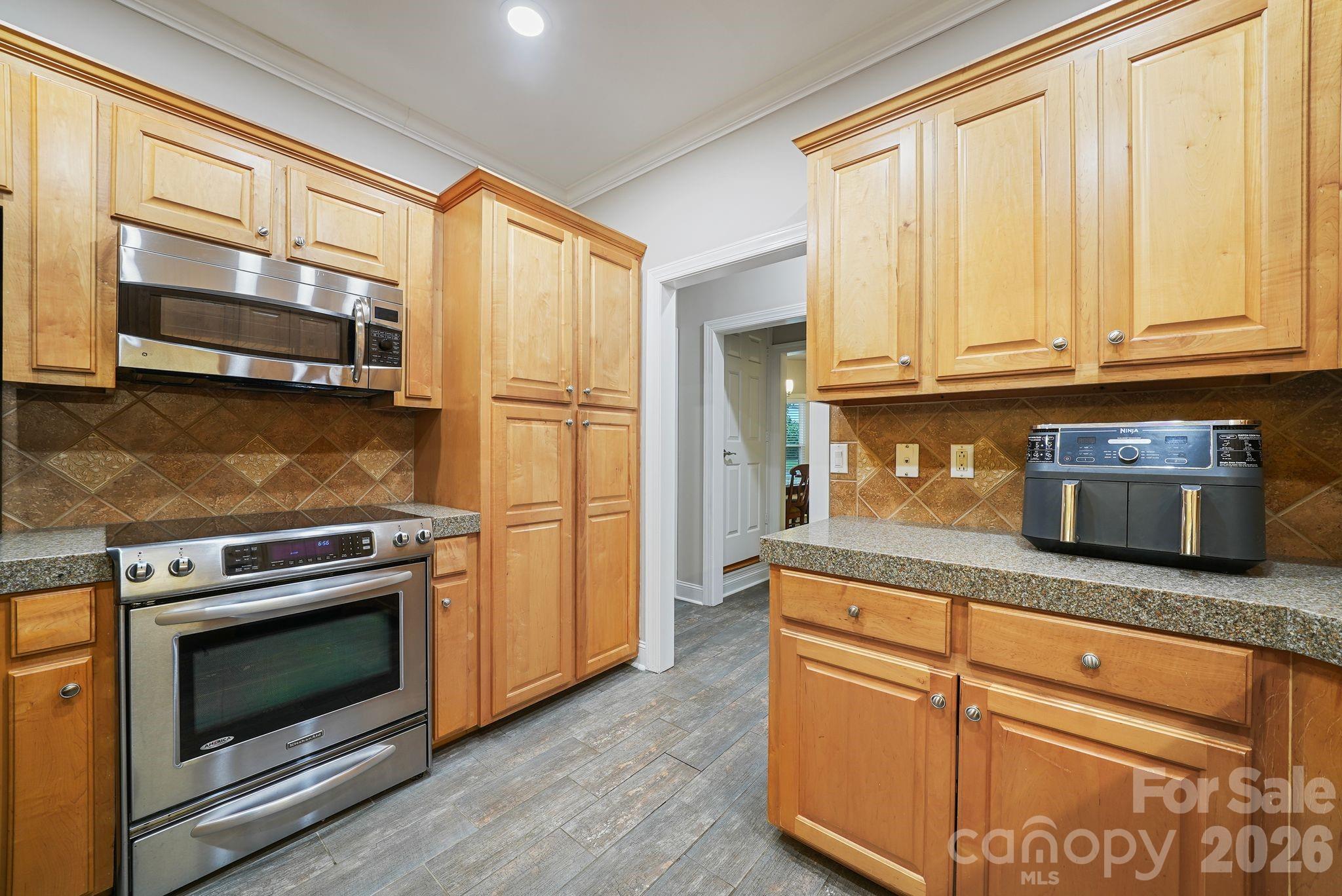 4437 Shannamara Drive Property Photo 12