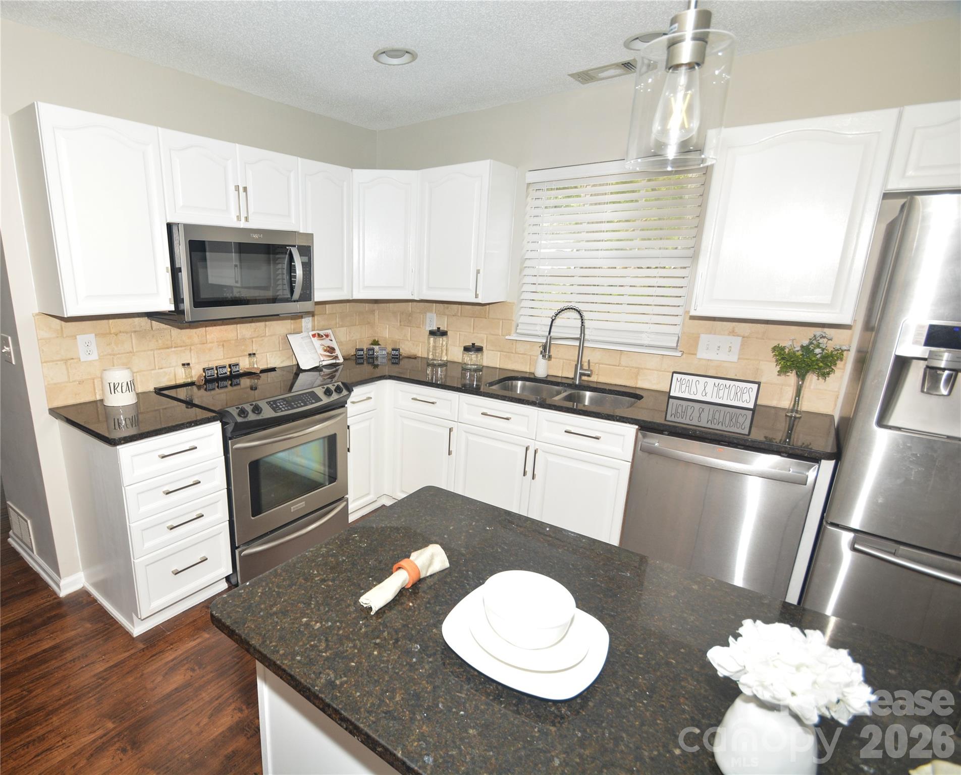 605 Mountainwater Drive Property Photo 9