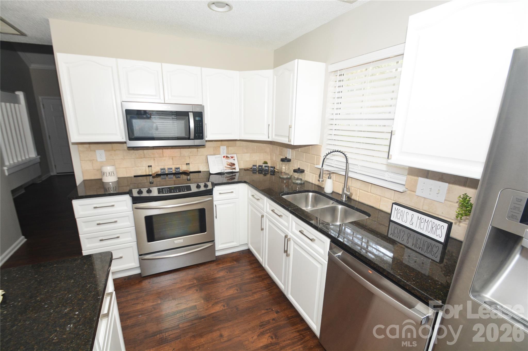 605 Mountainwater Drive Property Photo 11