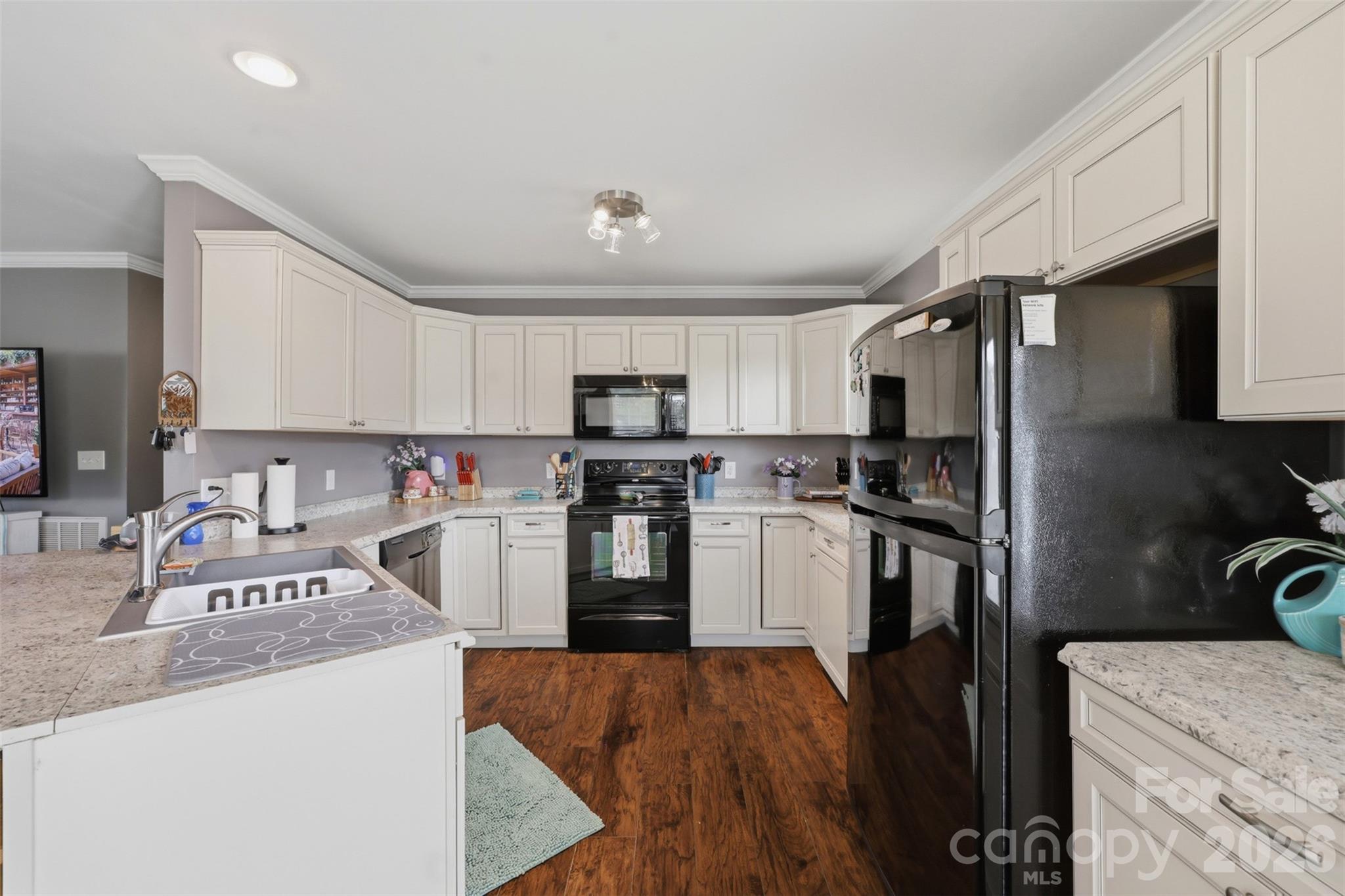 398 Green Meadows Drive Property Photo 13