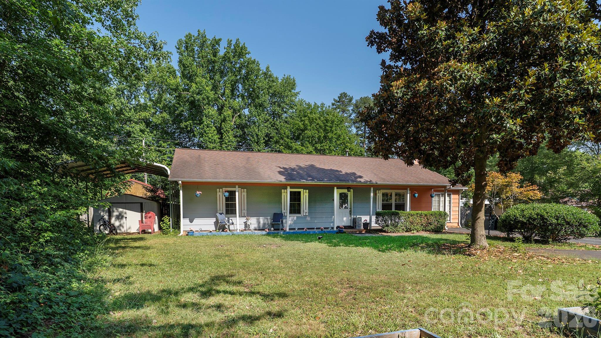 2521 Kempsar Lane Property Photo 2