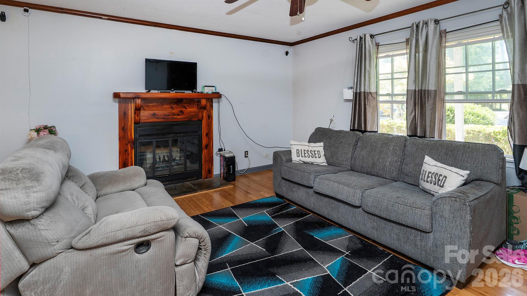 2521 Kempsar Lane Property Photo 4