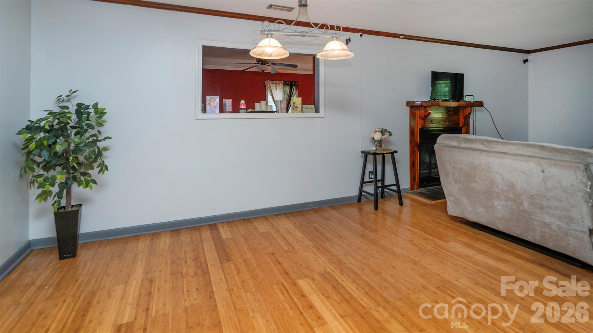 2521 Kempsar Lane Property Photo 6